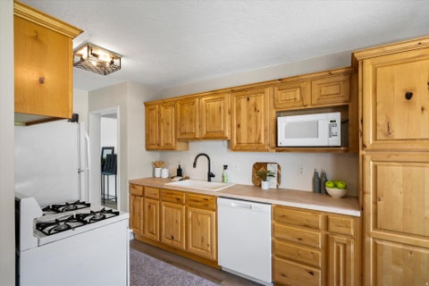 Tiny photo for 3960 EVELYN RD, South Ogden, UT 84403 (MLS # 2178186)