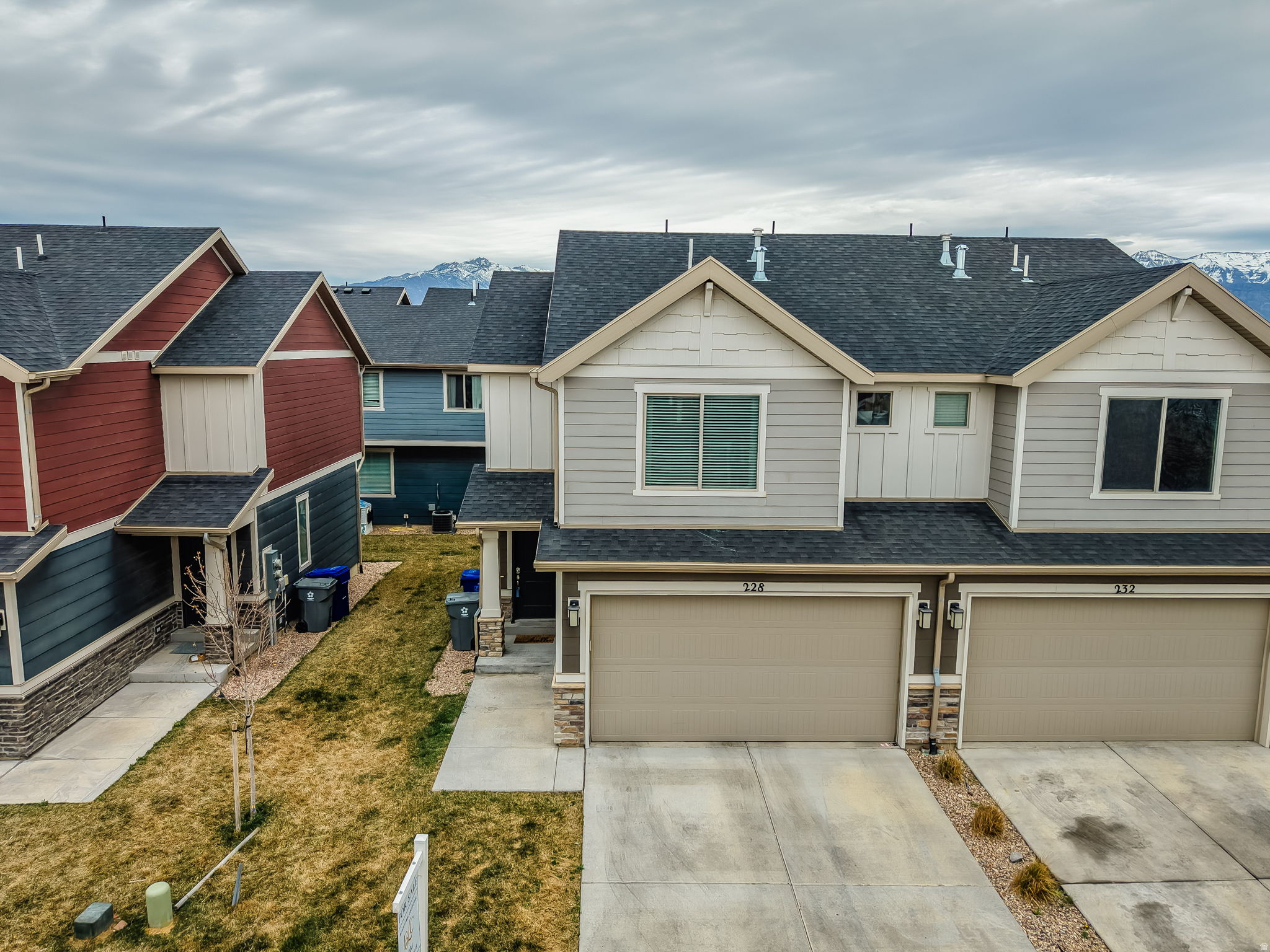 RIVER BEND TOWNHOMES - Residential