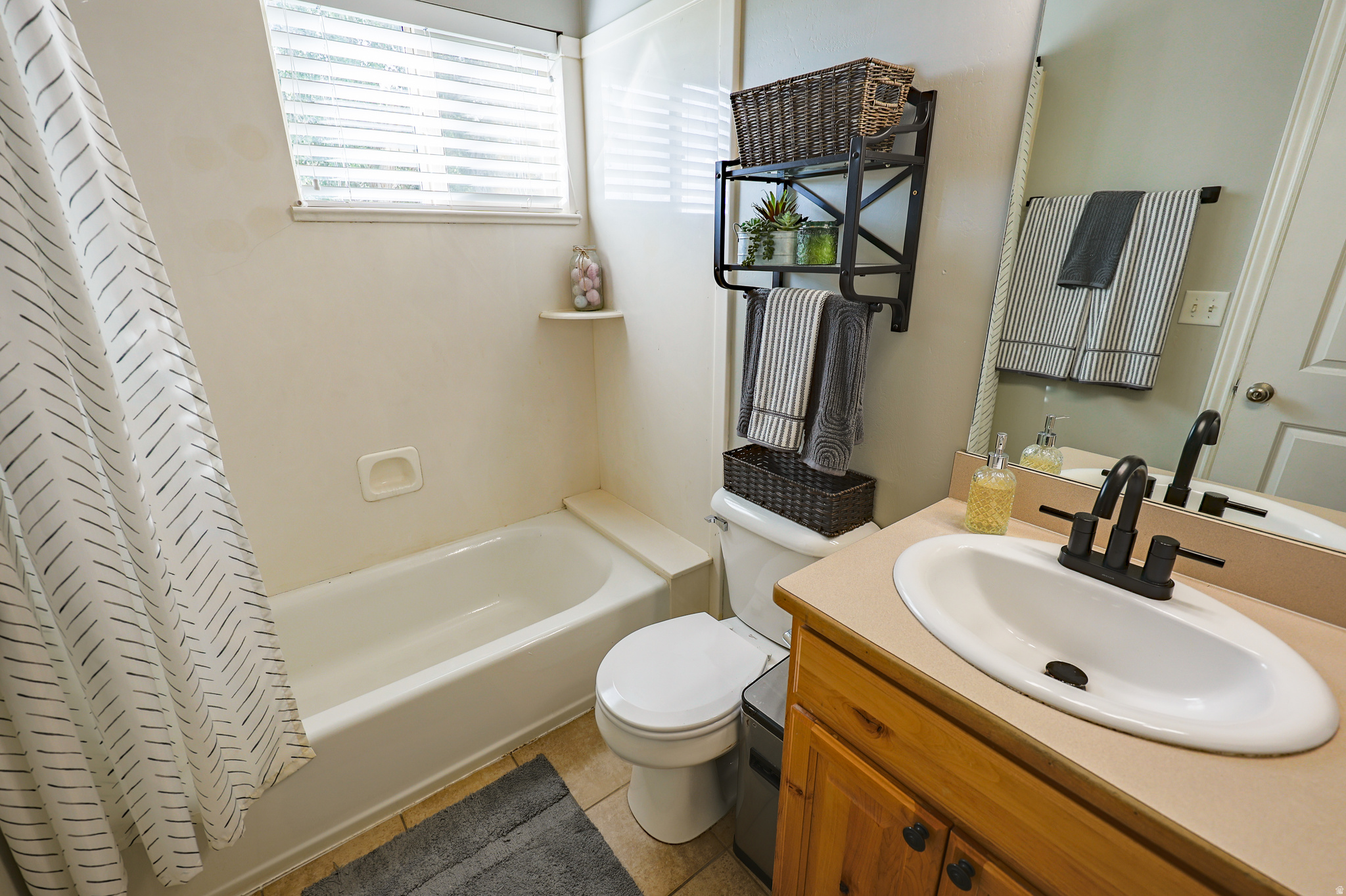 LIVINGSTON ESTATES - Residential Income