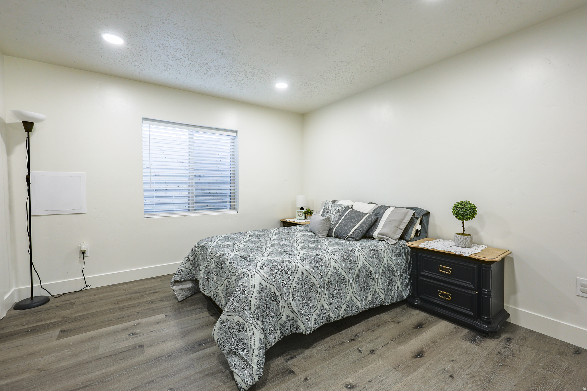 LIVINGSTON ESTATES - Residential Income