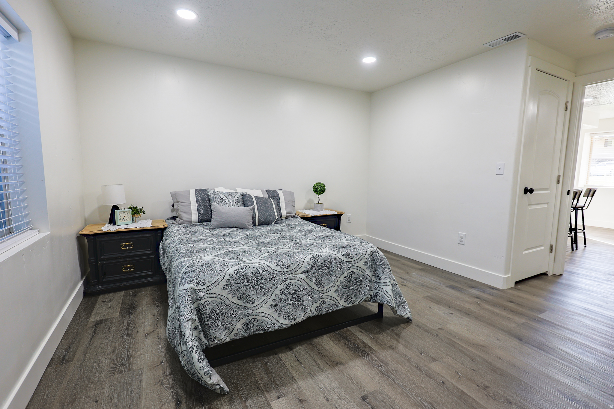 LIVINGSTON ESTATES - Residential Income