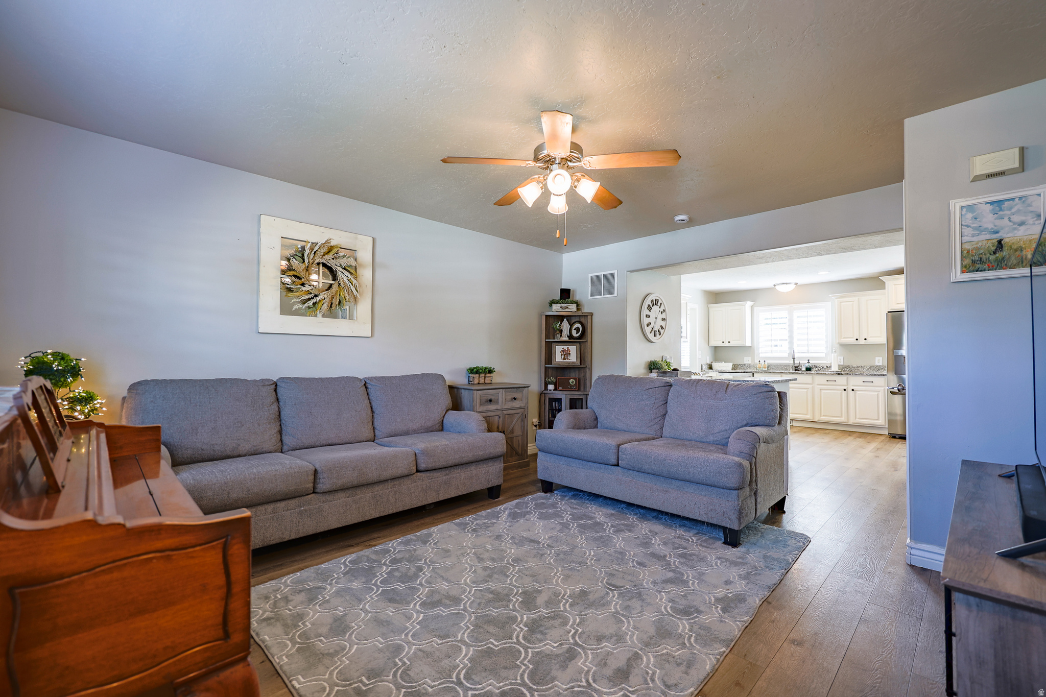 LIVINGSTON ESTATES - Residential Income