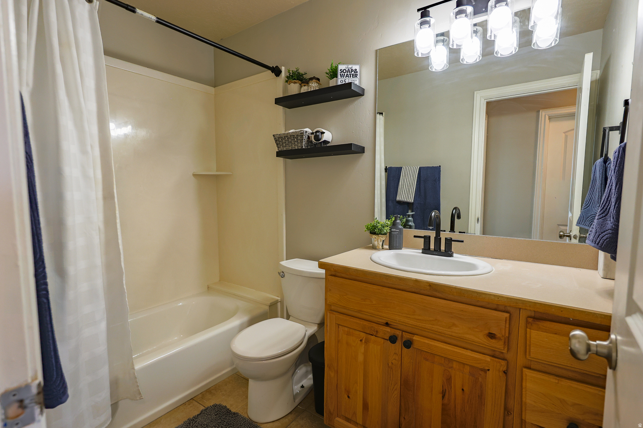 LIVINGSTON ESTATES - Residential Income