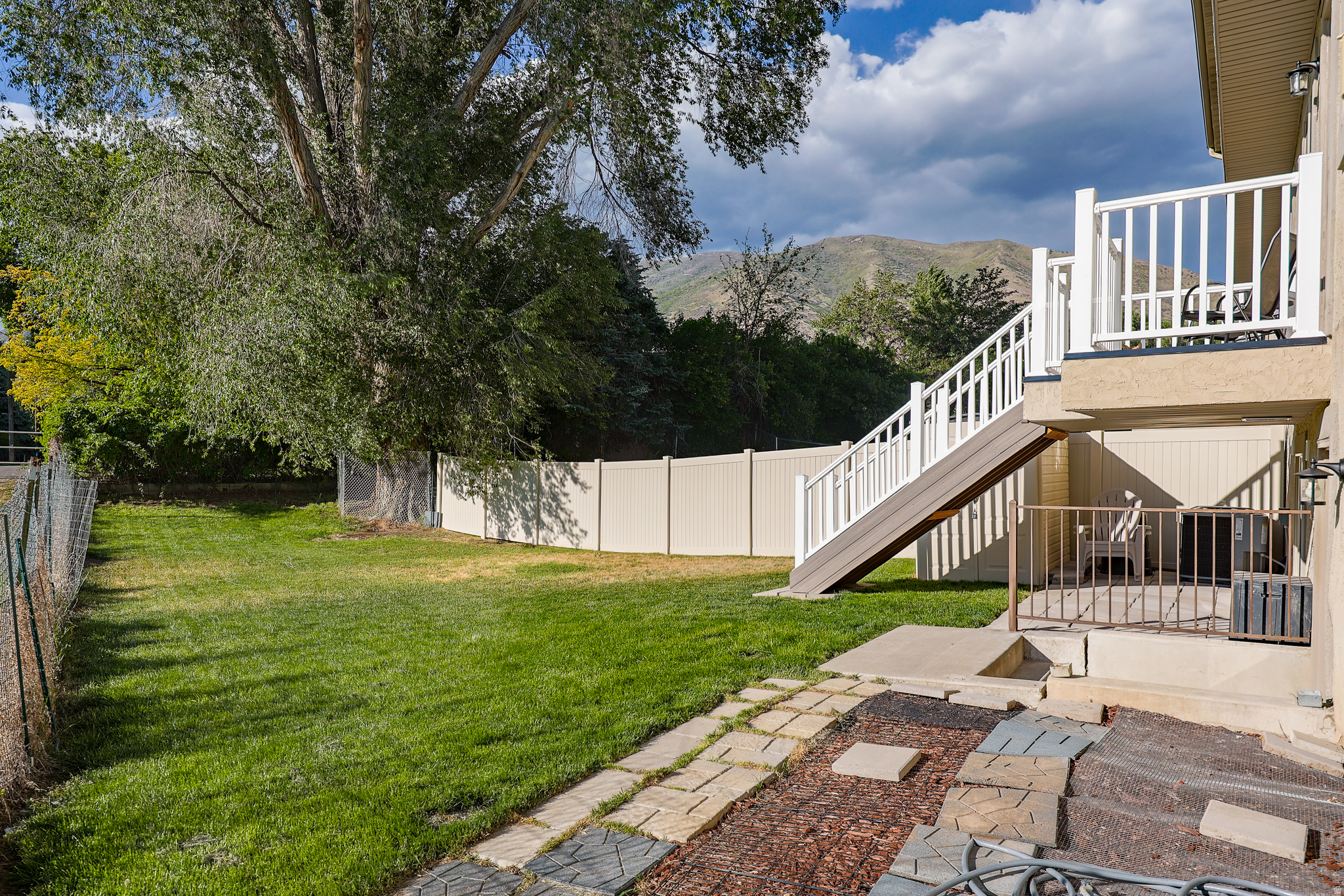 LIVINGSTON ESTATES - Residential Income