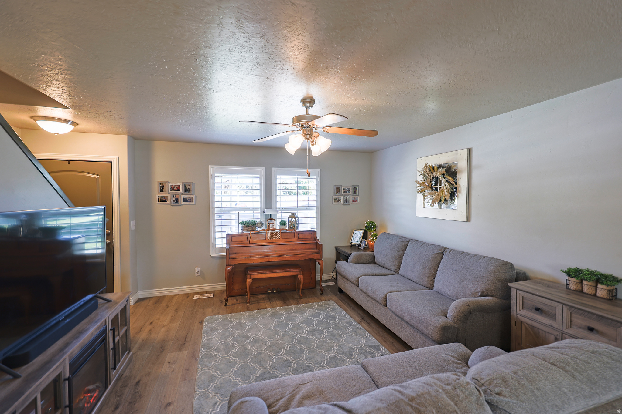LIVINGSTON ESTATES - Residential Income