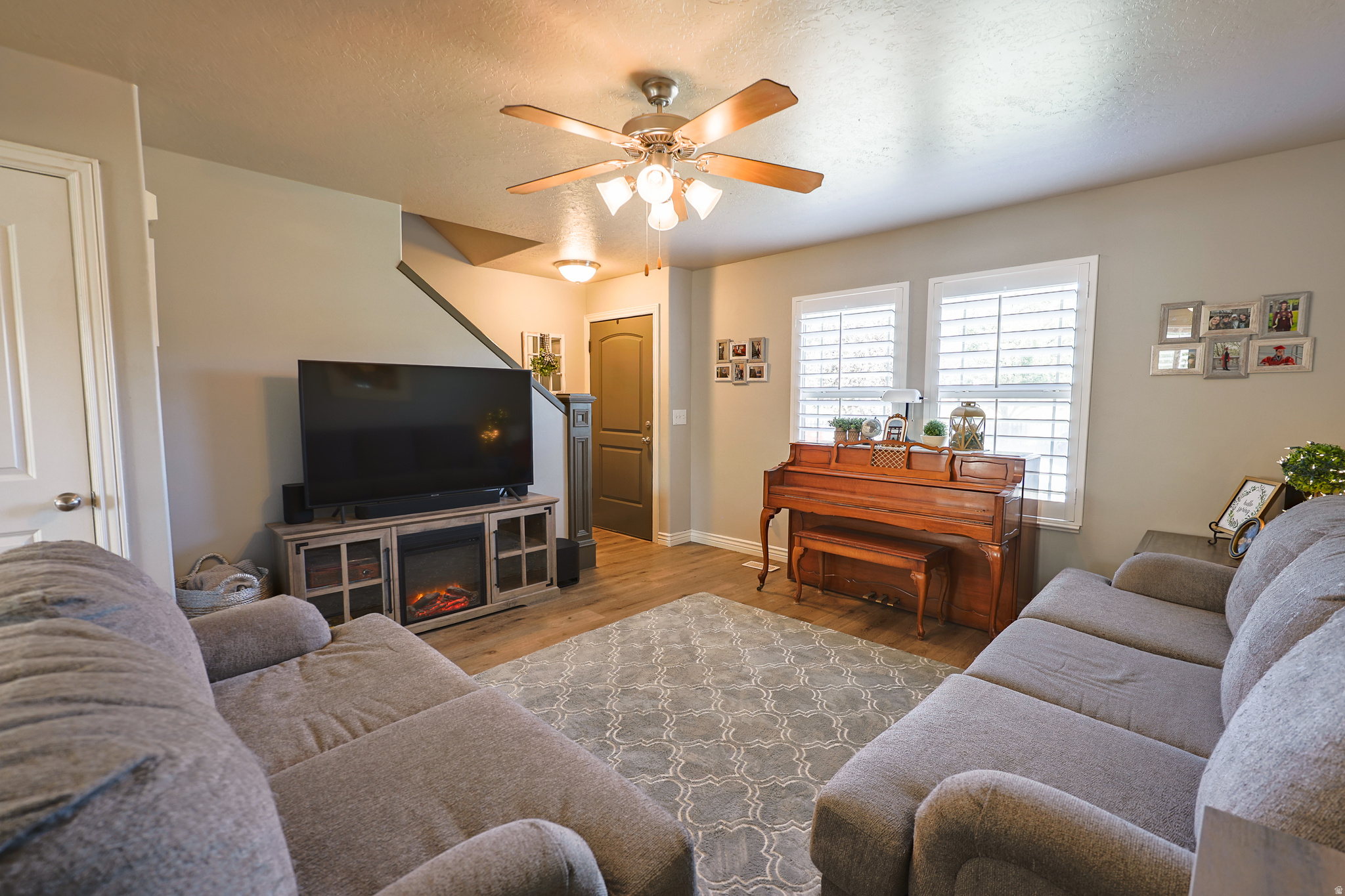 LIVINGSTON ESTATES - Residential Income