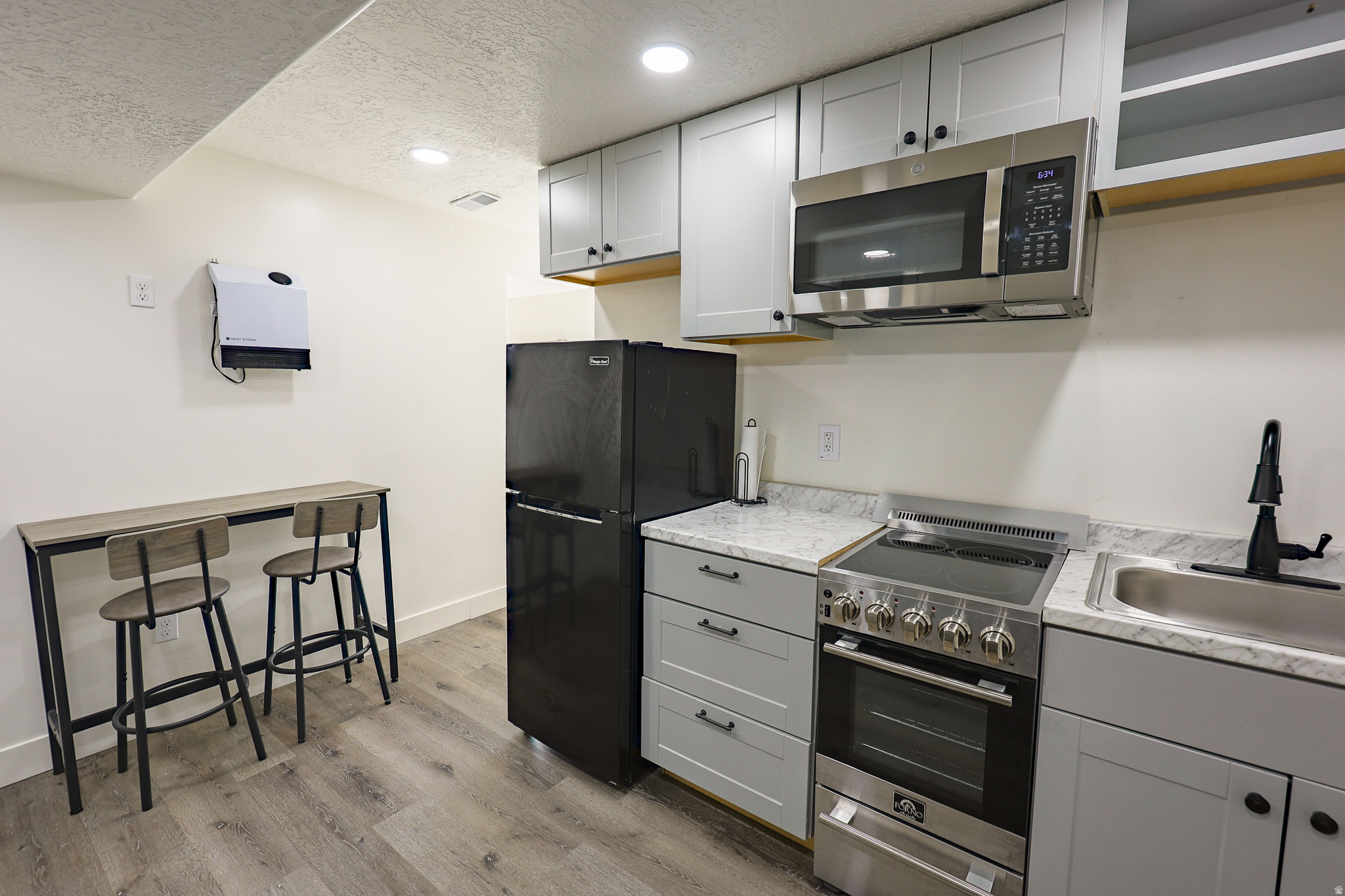LIVINGSTON ESTATES - Residential Income