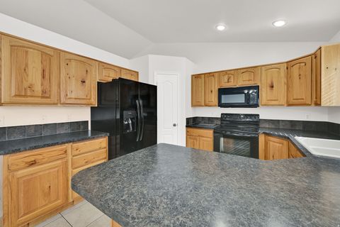 Tiny photo for 4020 WESTLAKE DR, Roy, UT 84067 (MLS # 2150306)