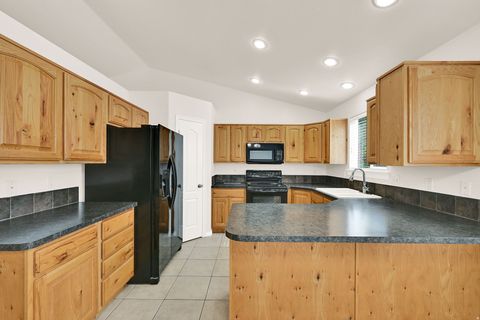 Tiny photo for 4020 WESTLAKE DR, Roy, UT 84067 (MLS # 2150306)
