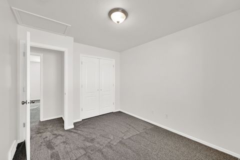 Tiny photo for 4020 WESTLAKE DR, Roy, UT 84067 (MLS # 2150306)