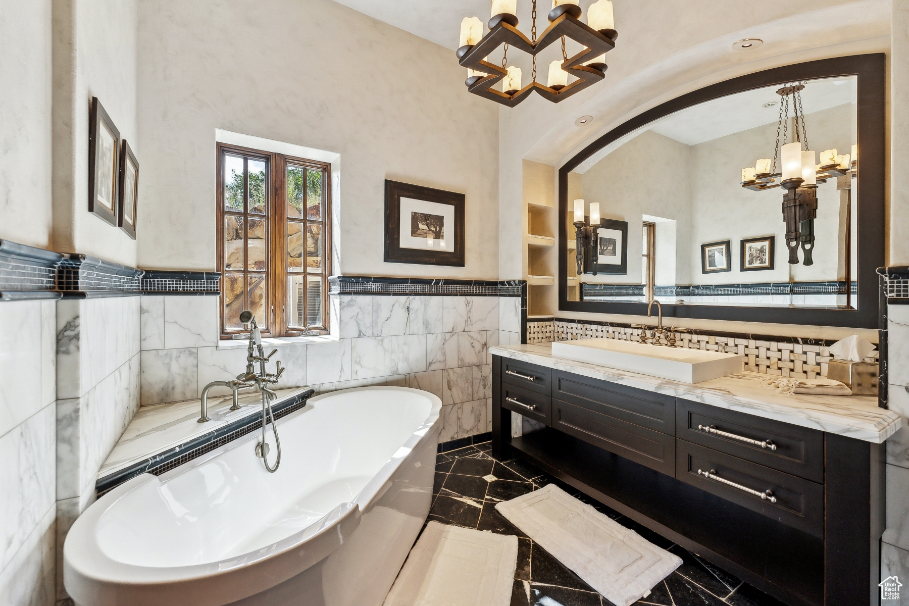WEST HILLS - Residential