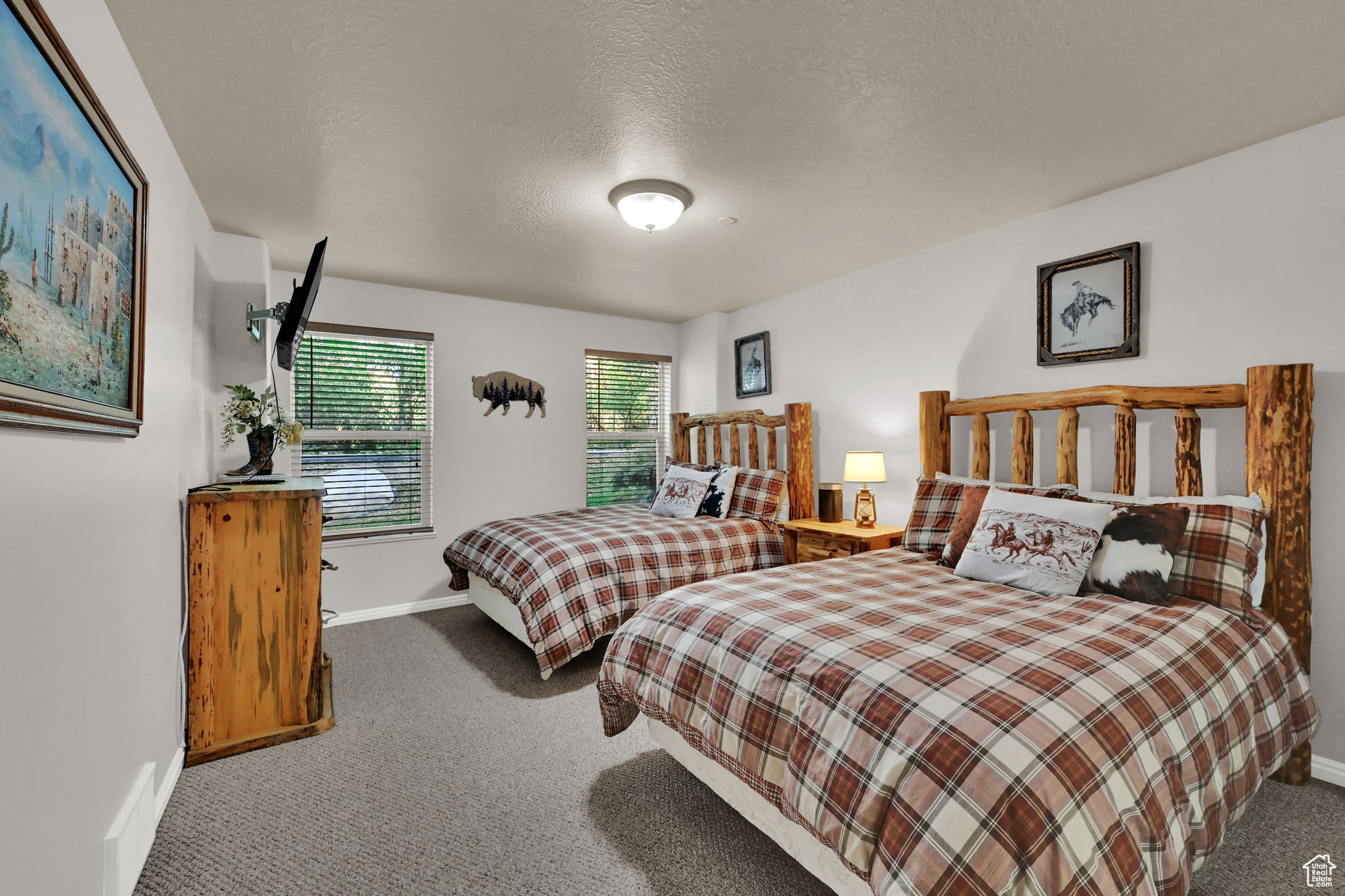 MOOSE HOLLOW - Residential
