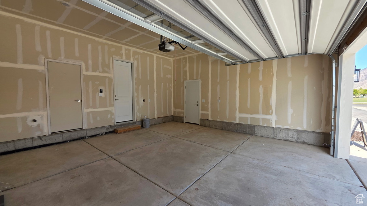 HUNTINGTON RANCH - Residential