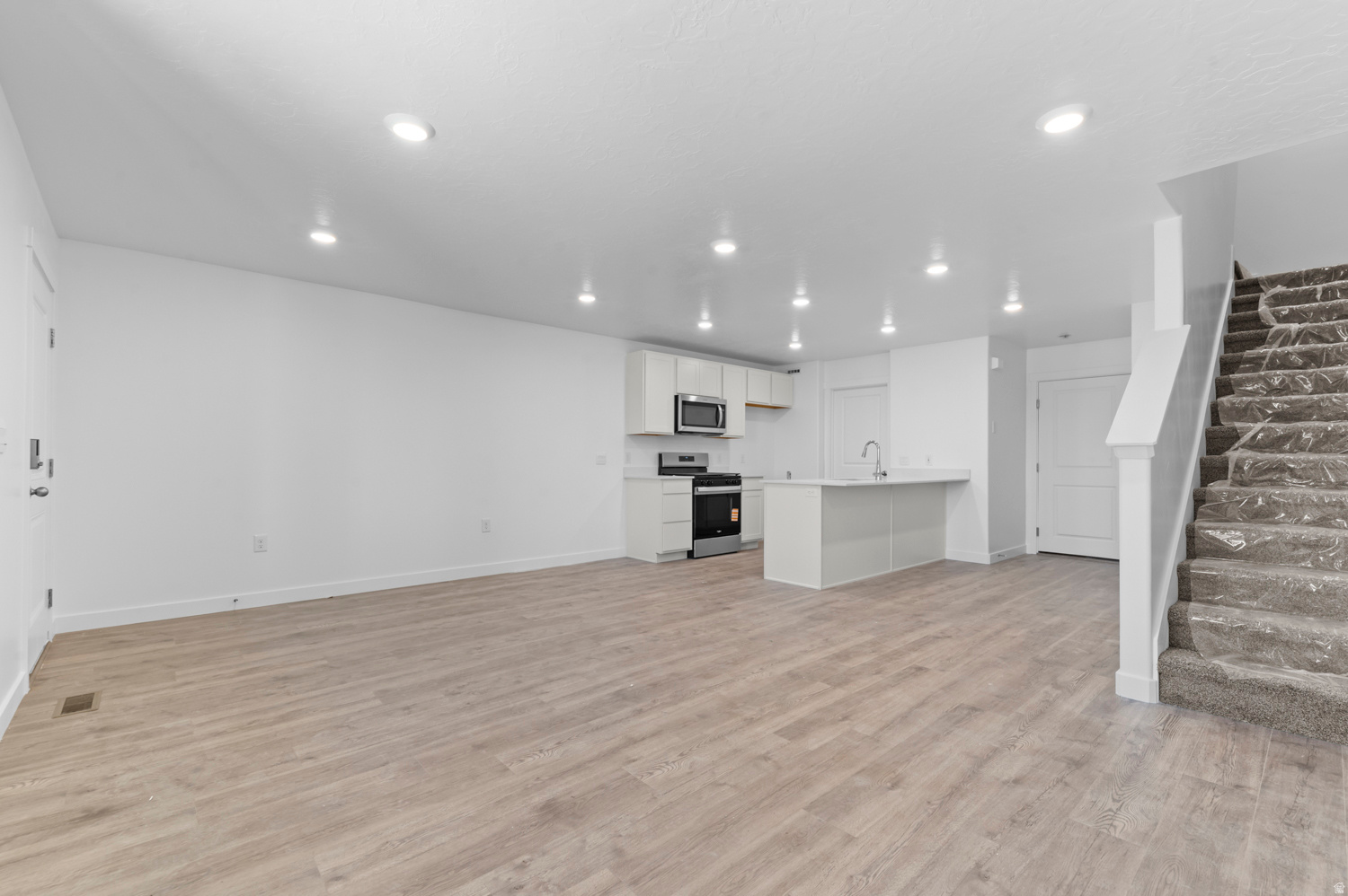 INVERNESS BY D.R. HORTON - Residential