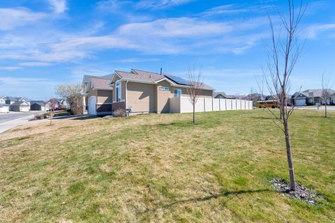 Tiny photo for 2487 W HARMONY DR, Layton, UT 84041 (MLS # 2144430)