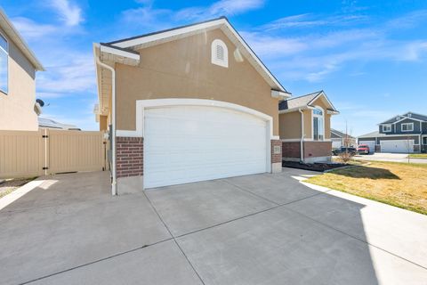 Tiny photo for 2487 W HARMONY DR, Layton, UT 84041 (MLS # 2144430)