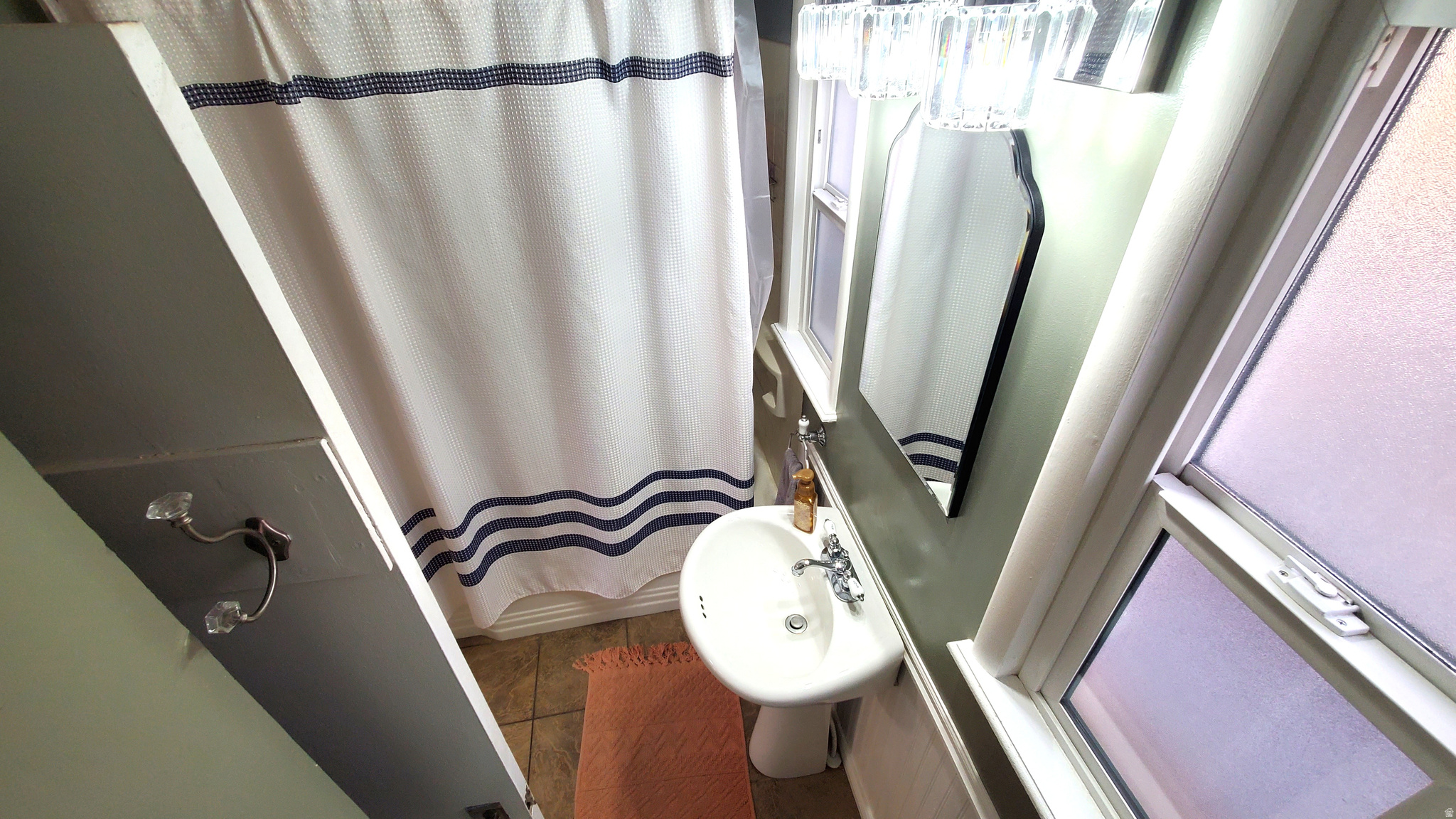 NOB HILL - Residential