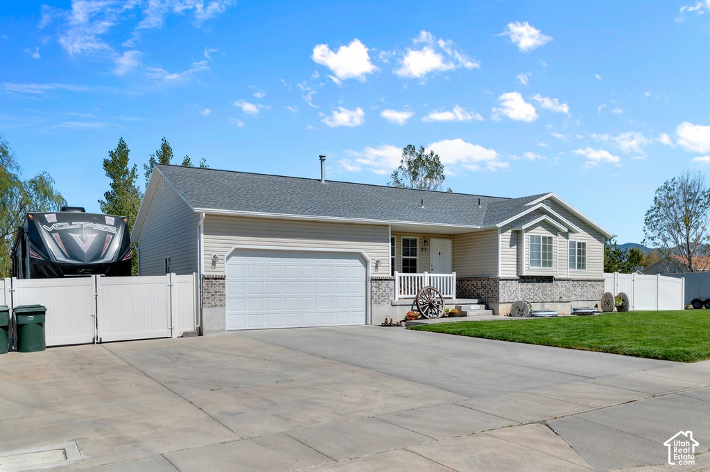 Photo of 914 W 770 S, Tooele, UT 84074 (MLS # 2190206)