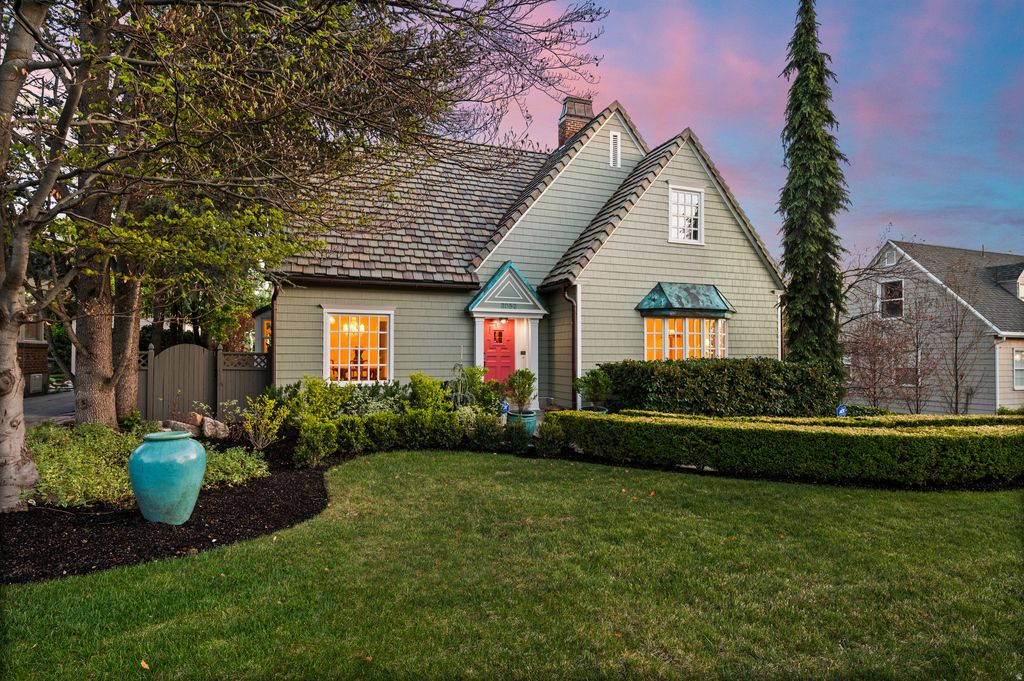 Photo of 2052 E 900 S, Salt Lake City, UT 84108 (MLS # 2154001)