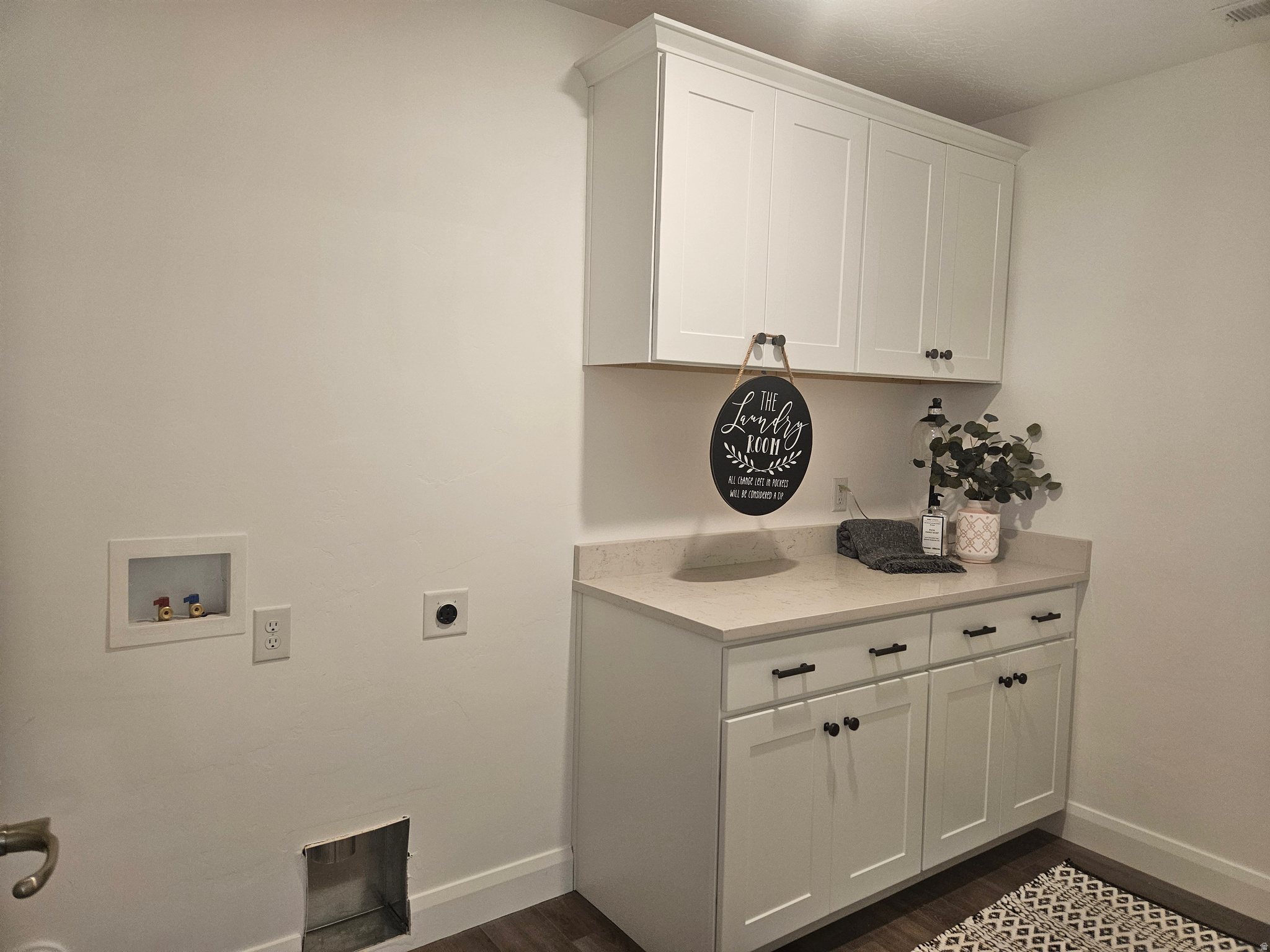 COUNTRY VIEW VILLAS - Residential