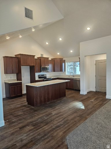 COUNTRY VIEW VILLAS - Residential