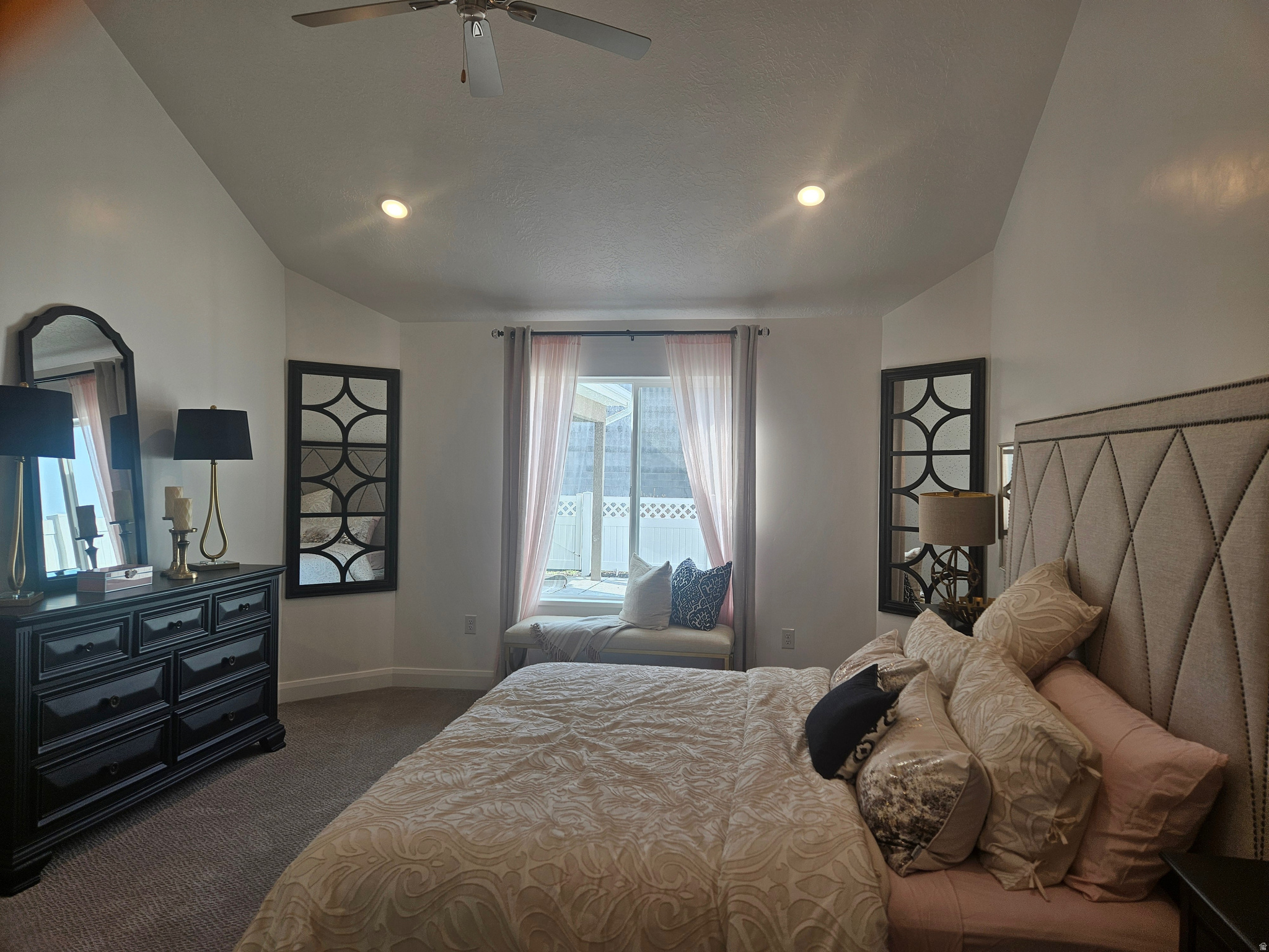 COUNTRY VIEW VILLAS - Residential