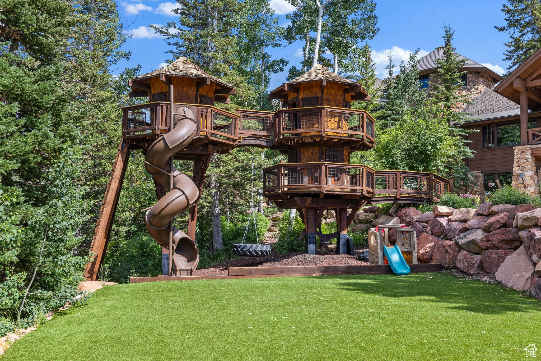 THE COLONY AT WHITE PINE CANYON - Residential