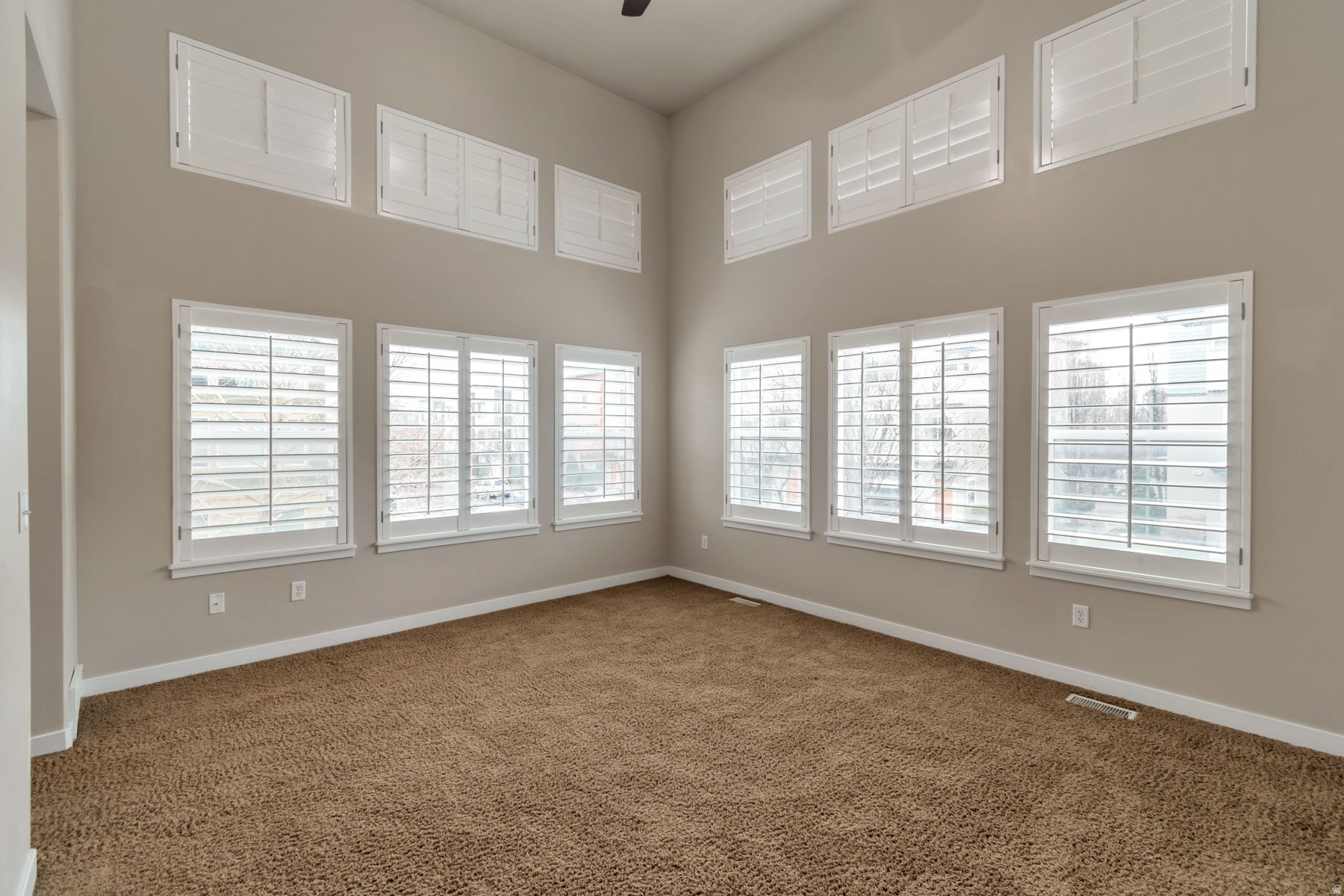SUMMERLANE - Residential