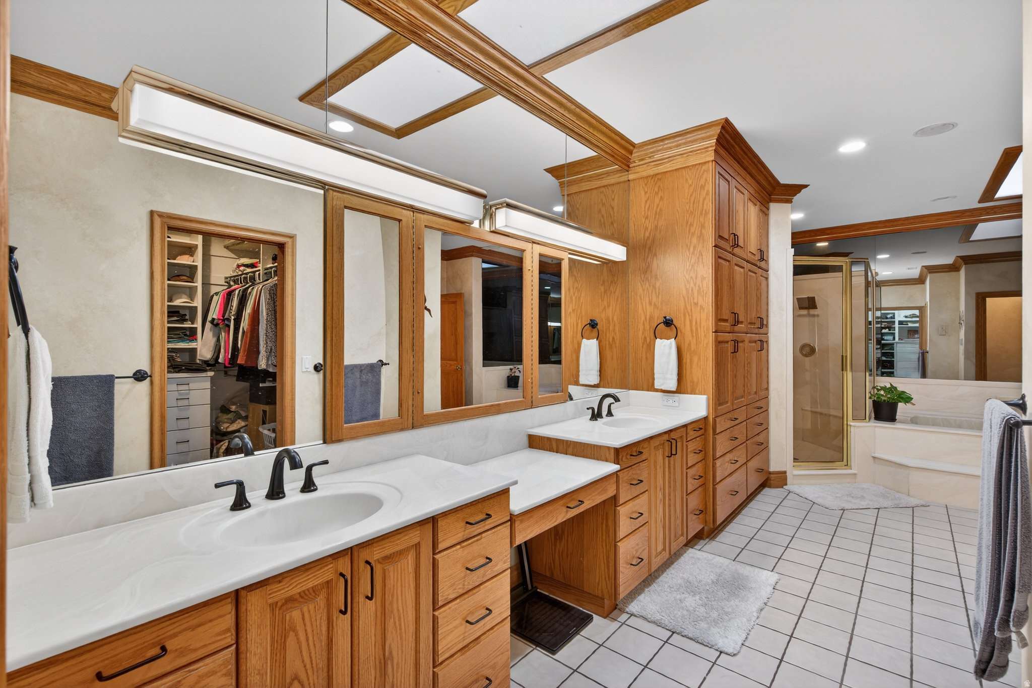 CHARLIES FARM - Residential