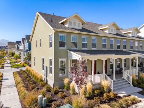 Tiny photo for 6682 W LEANDER DR, South Jordan, UT 84009 (MLS # 2116373)