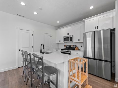 Tiny photo for 6682 W LEANDER DR, South Jordan, UT 84009 (MLS # 2116373)