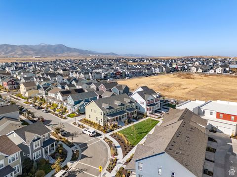 Tiny photo for 6682 W LEANDER DR, South Jordan, UT 84009 (MLS # 2116373)