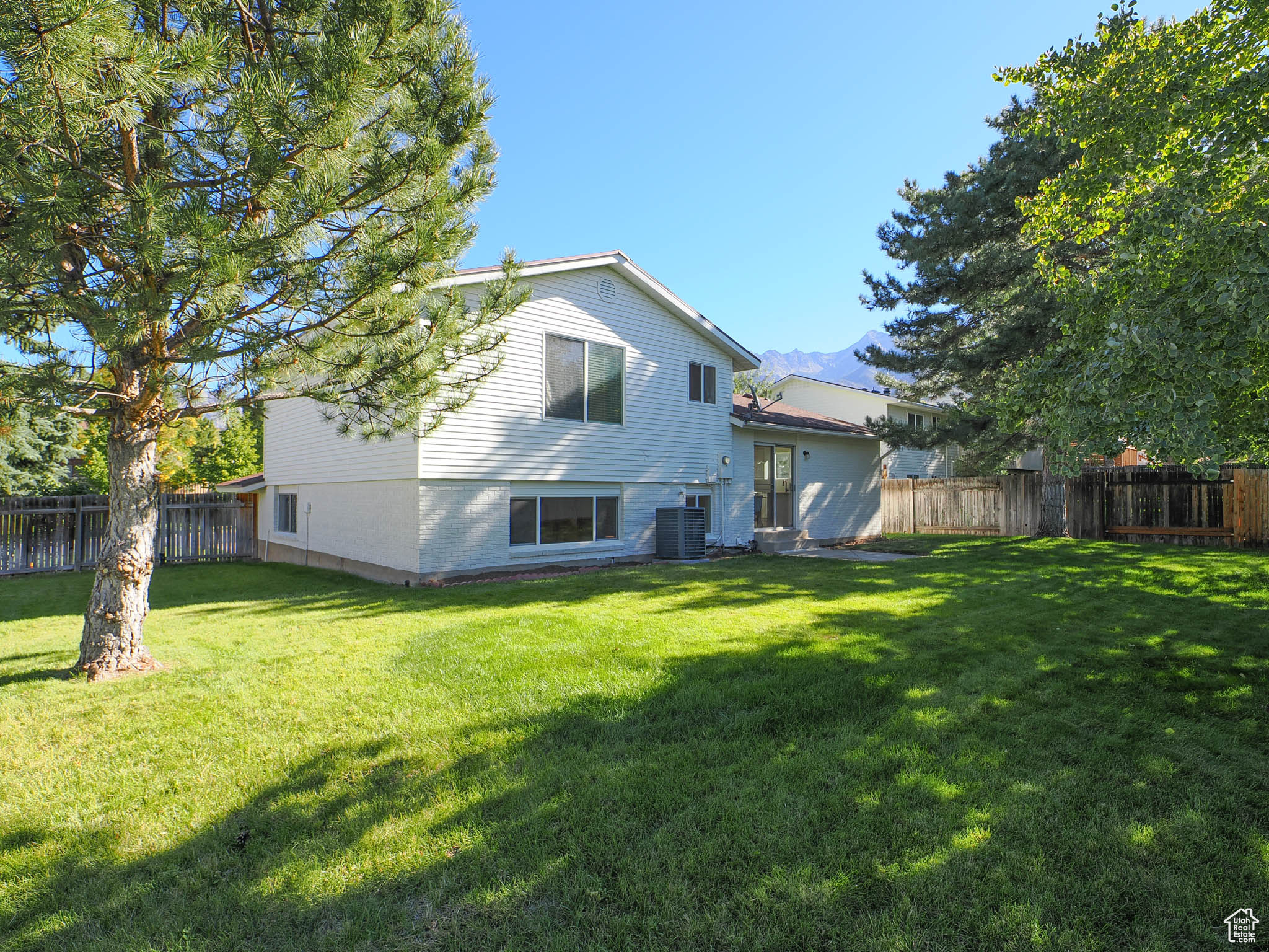 2424 Woodthrush Dr, Sandy, Utah image 30