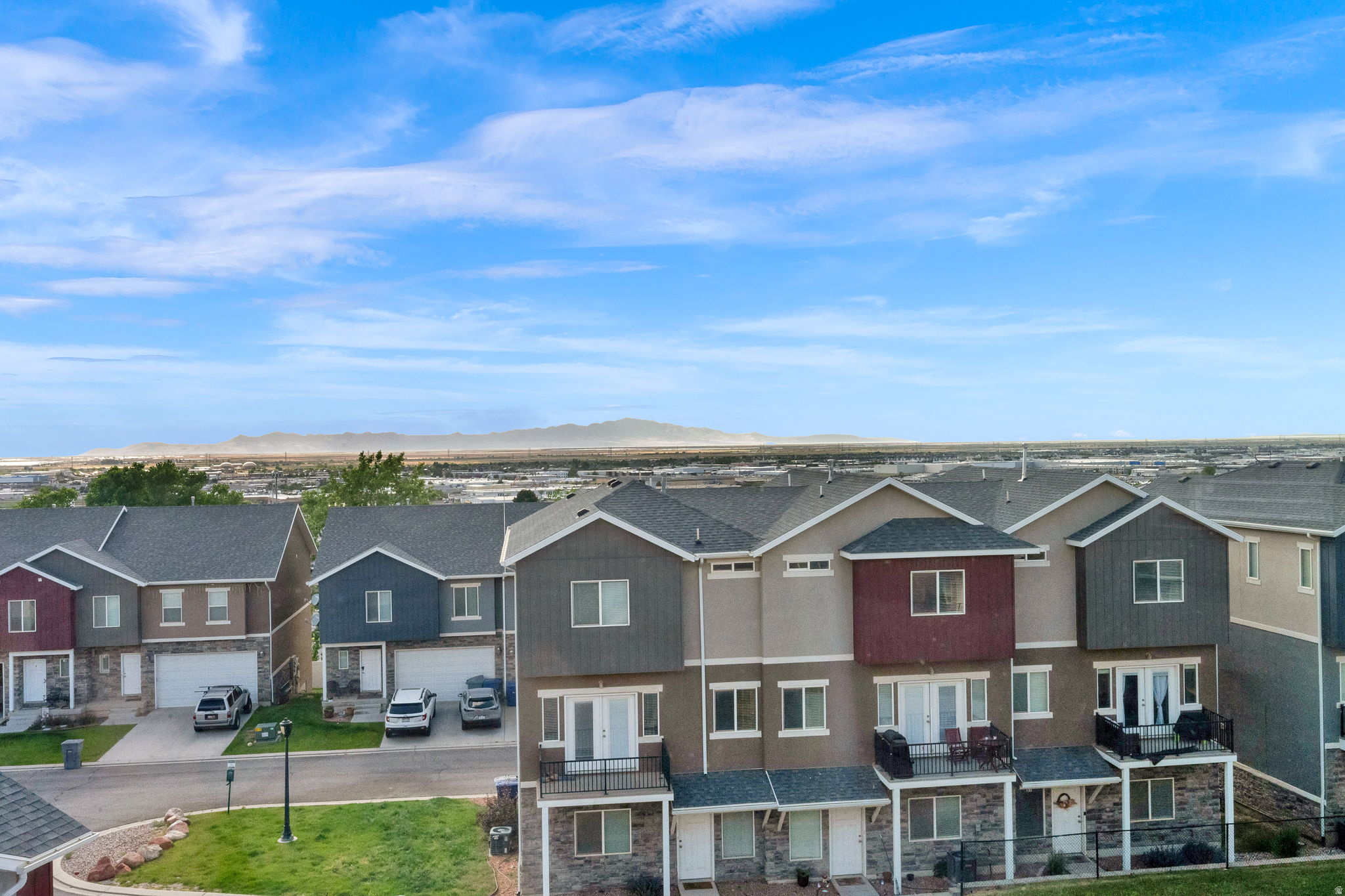 TOWNE PLAZA - Residential