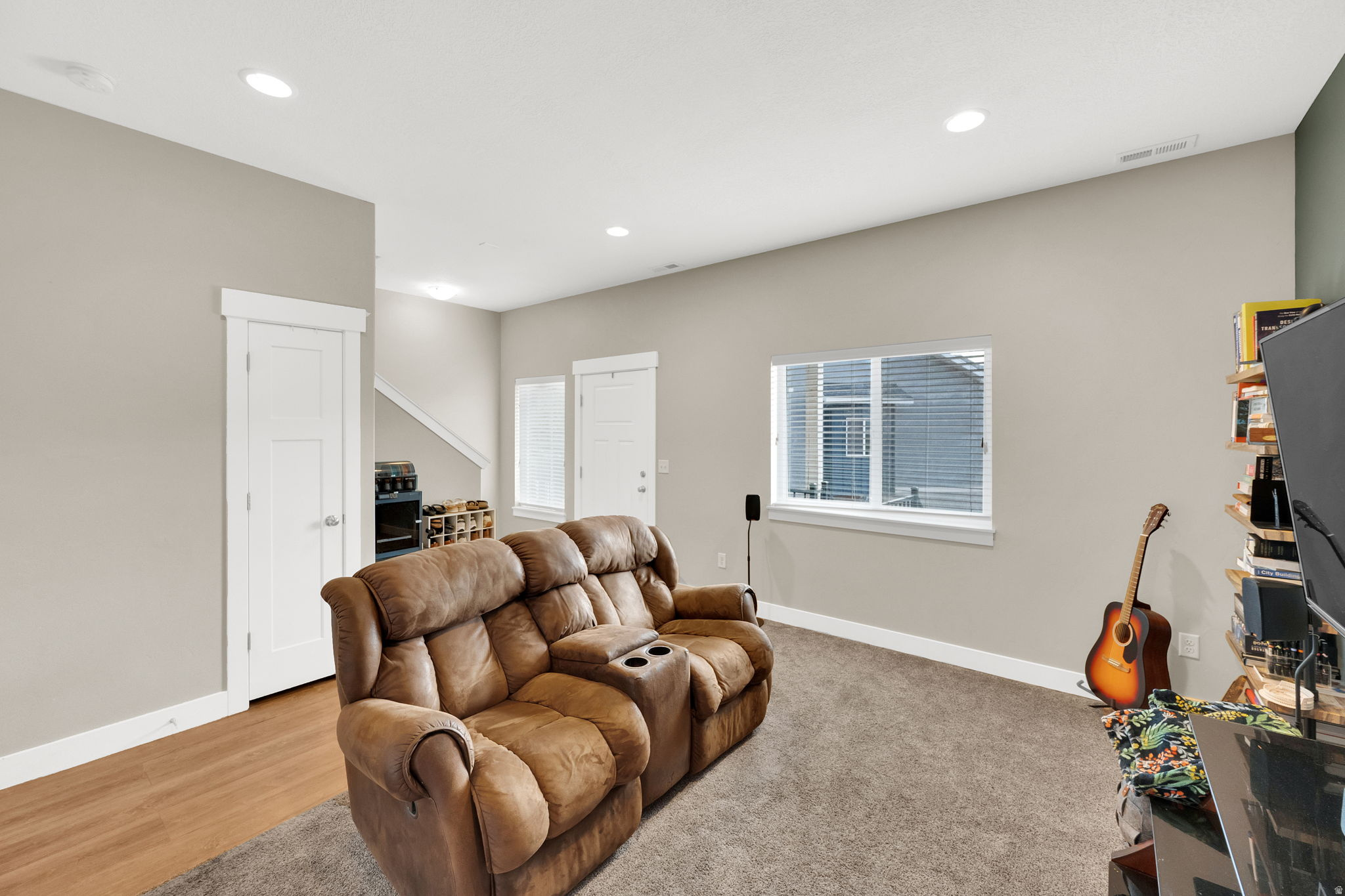 TOWNE PLAZA - Residential
