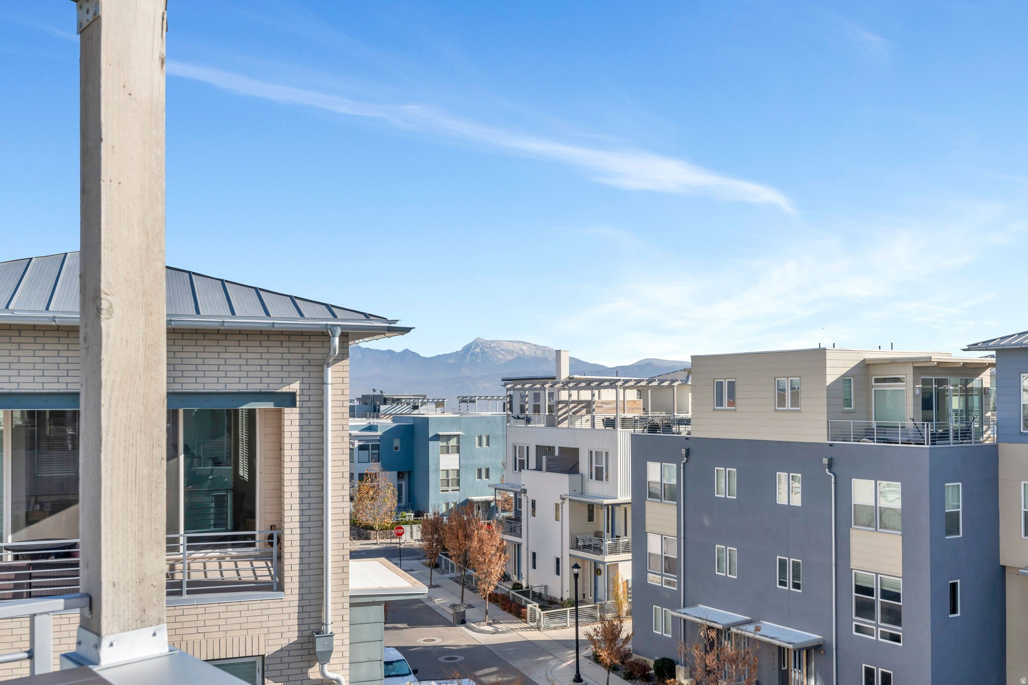 DAYBREAK - Residential