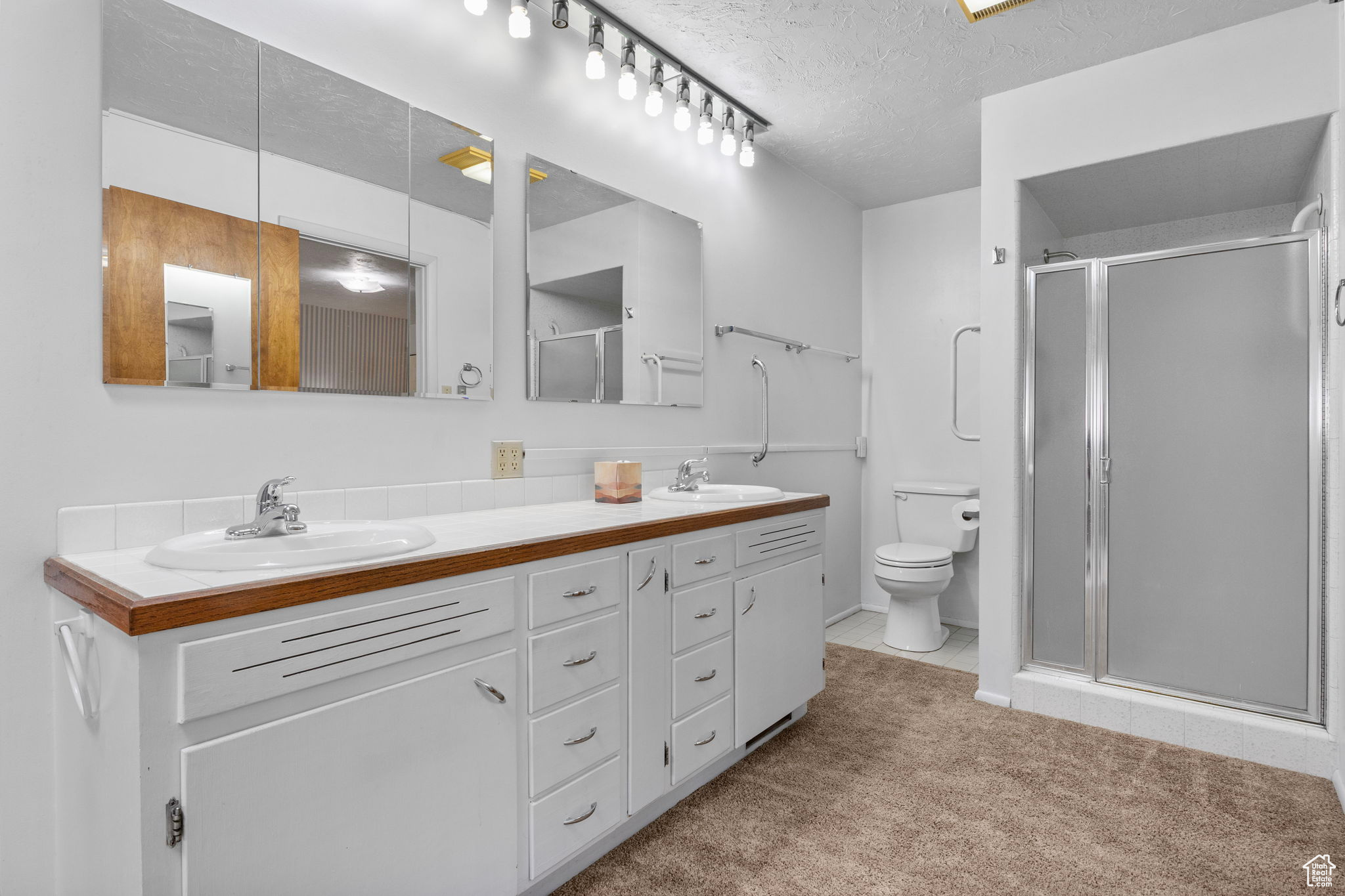 Bountiful, Utah 84010, United States, 3 Bedrooms Bedrooms, ,3 BathroomsBathrooms,Residential,Pending,112416