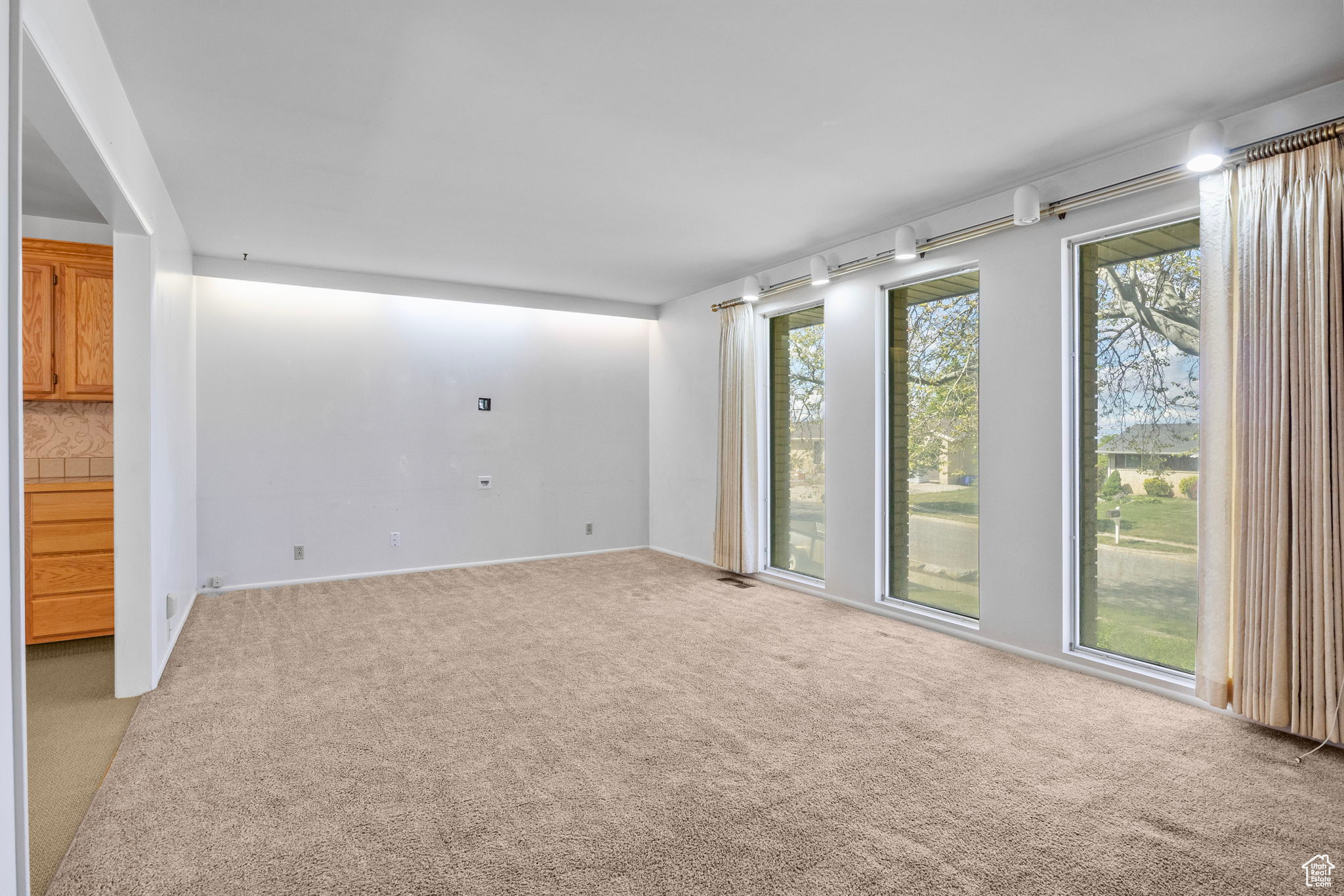 Bountiful, Utah 84010, United States, 3 Bedrooms Bedrooms, ,3 BathroomsBathrooms,Residential,Pending,112416