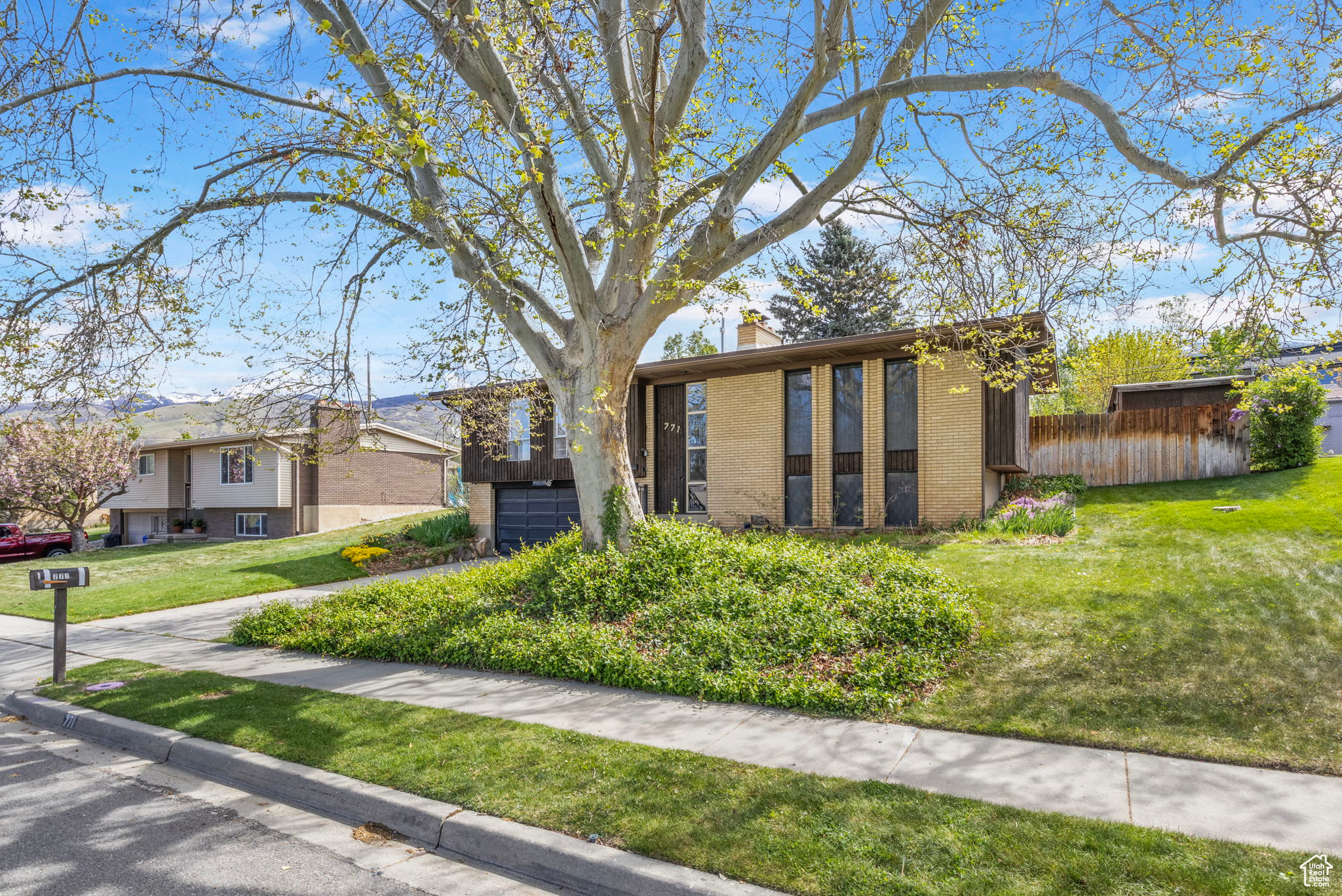 Bountiful, Utah 84010, United States, 3 Bedrooms Bedrooms, ,3 BathroomsBathrooms,Residential,Pending,112416