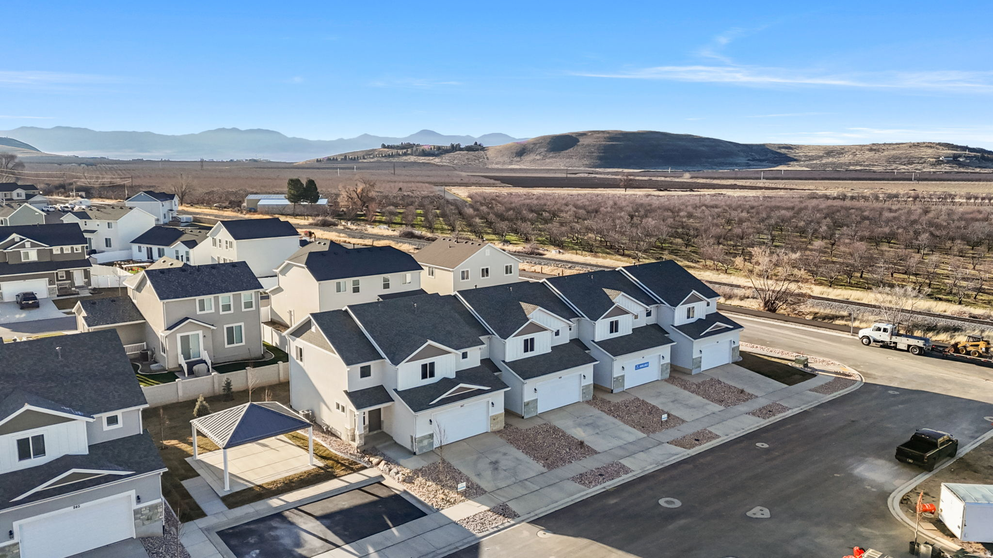 APPLE HOLLOW AT THE ORCHARDS - Residential