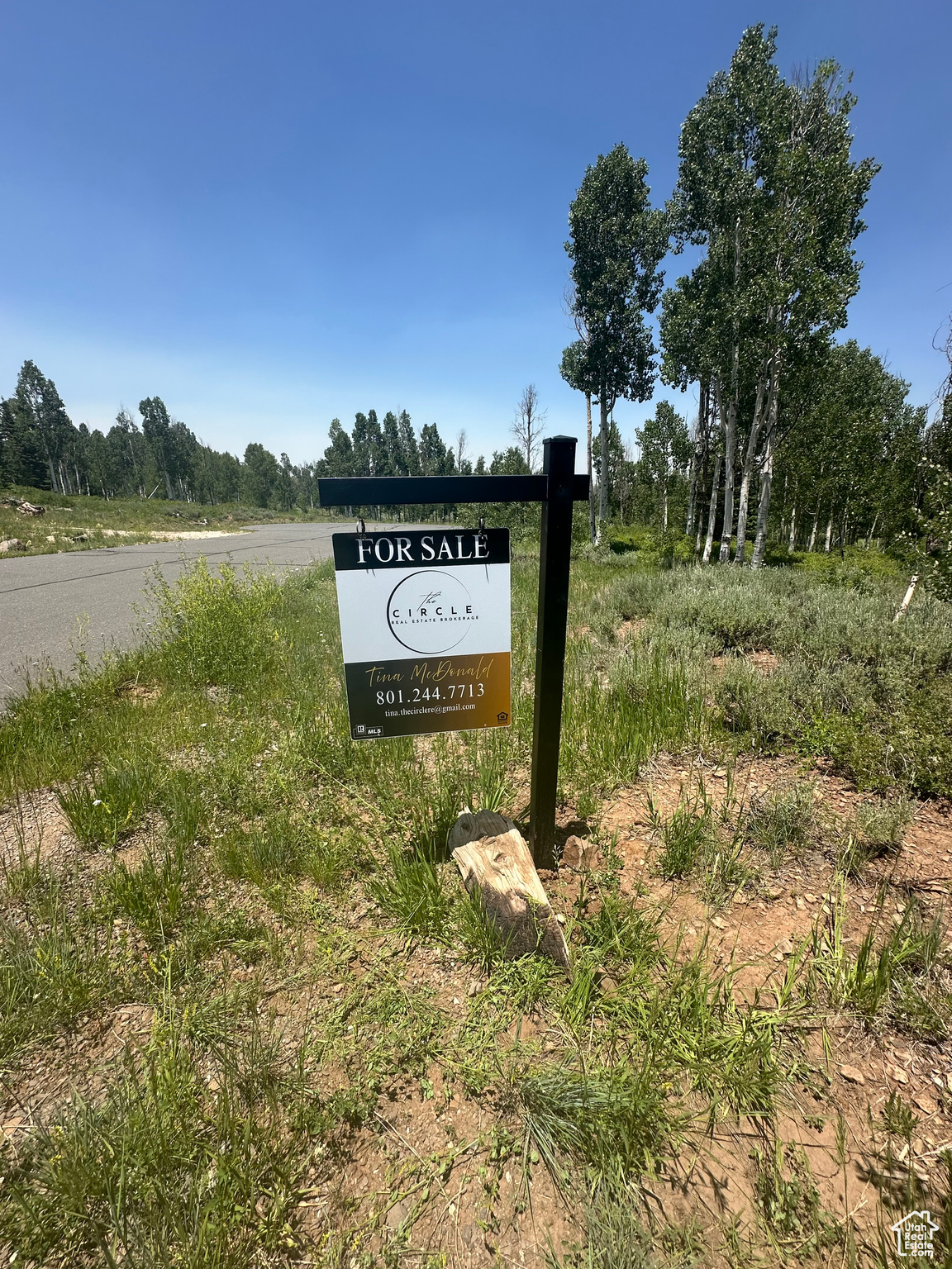 WHISPERING PINES - Land