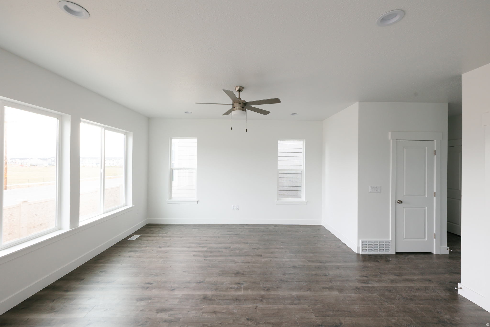 RIVER POINT - Residential