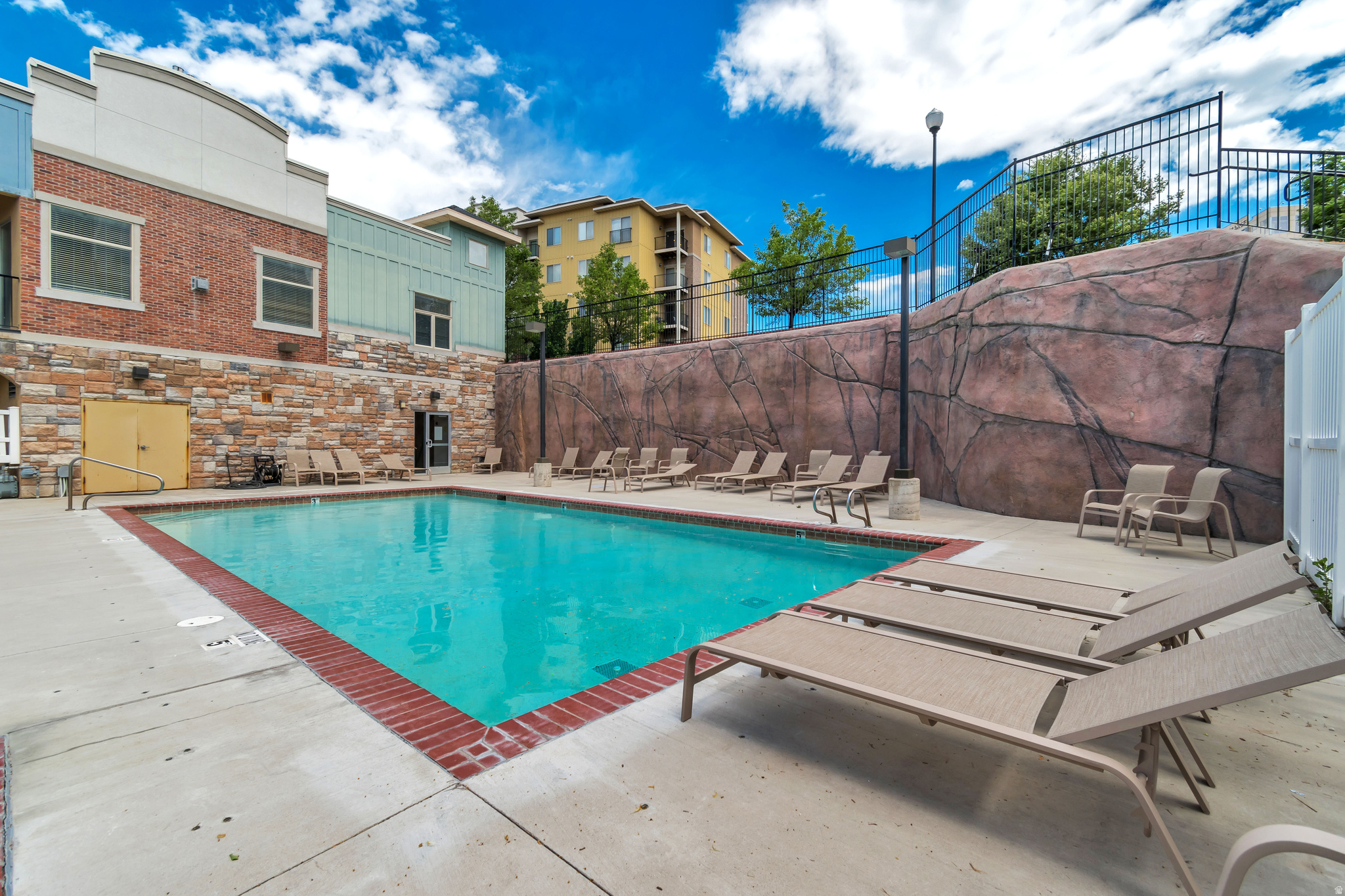 ALBION VILLAGE - Residential