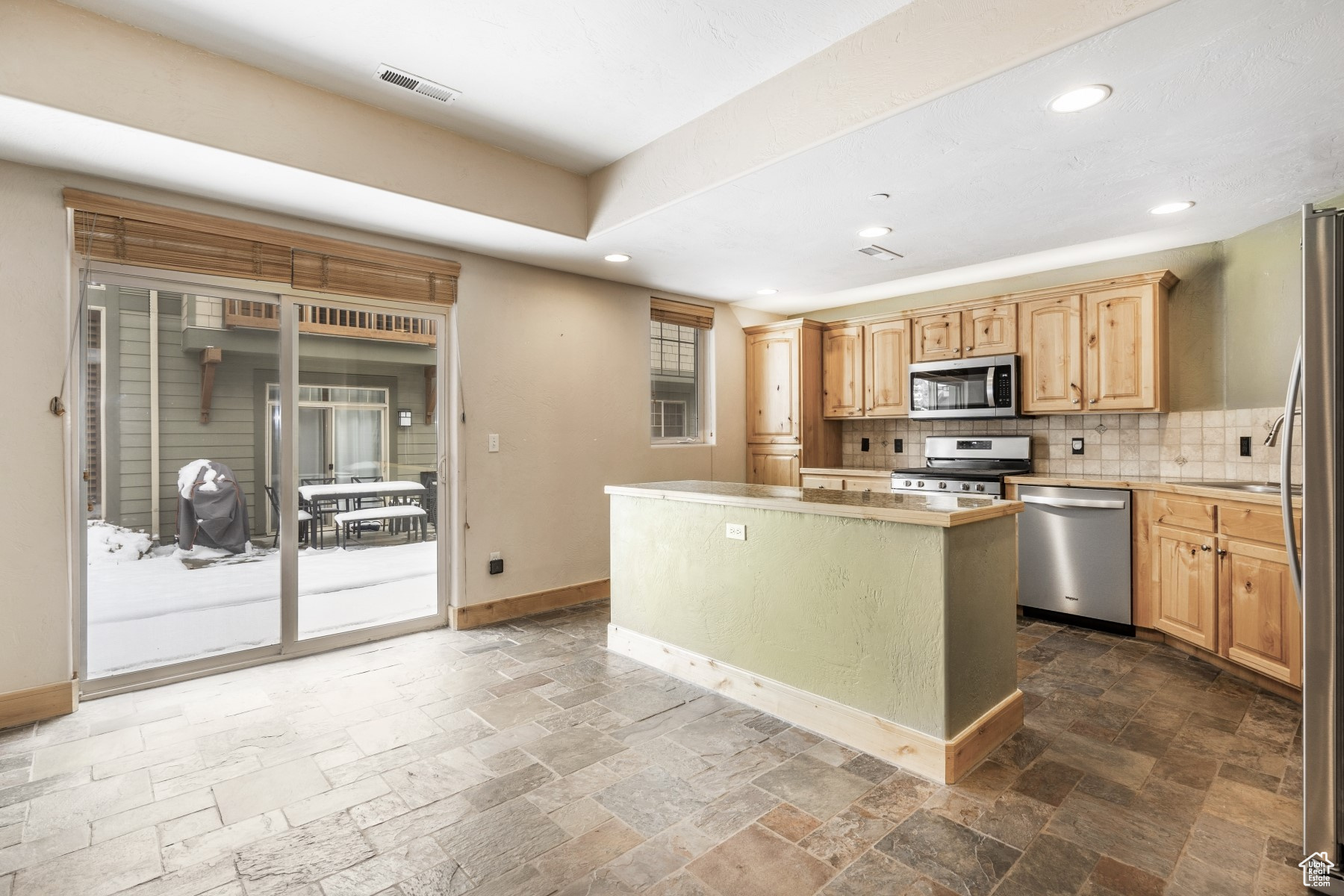 REDSTONE VILLAGE CONDOMINIUM - Residential Lease