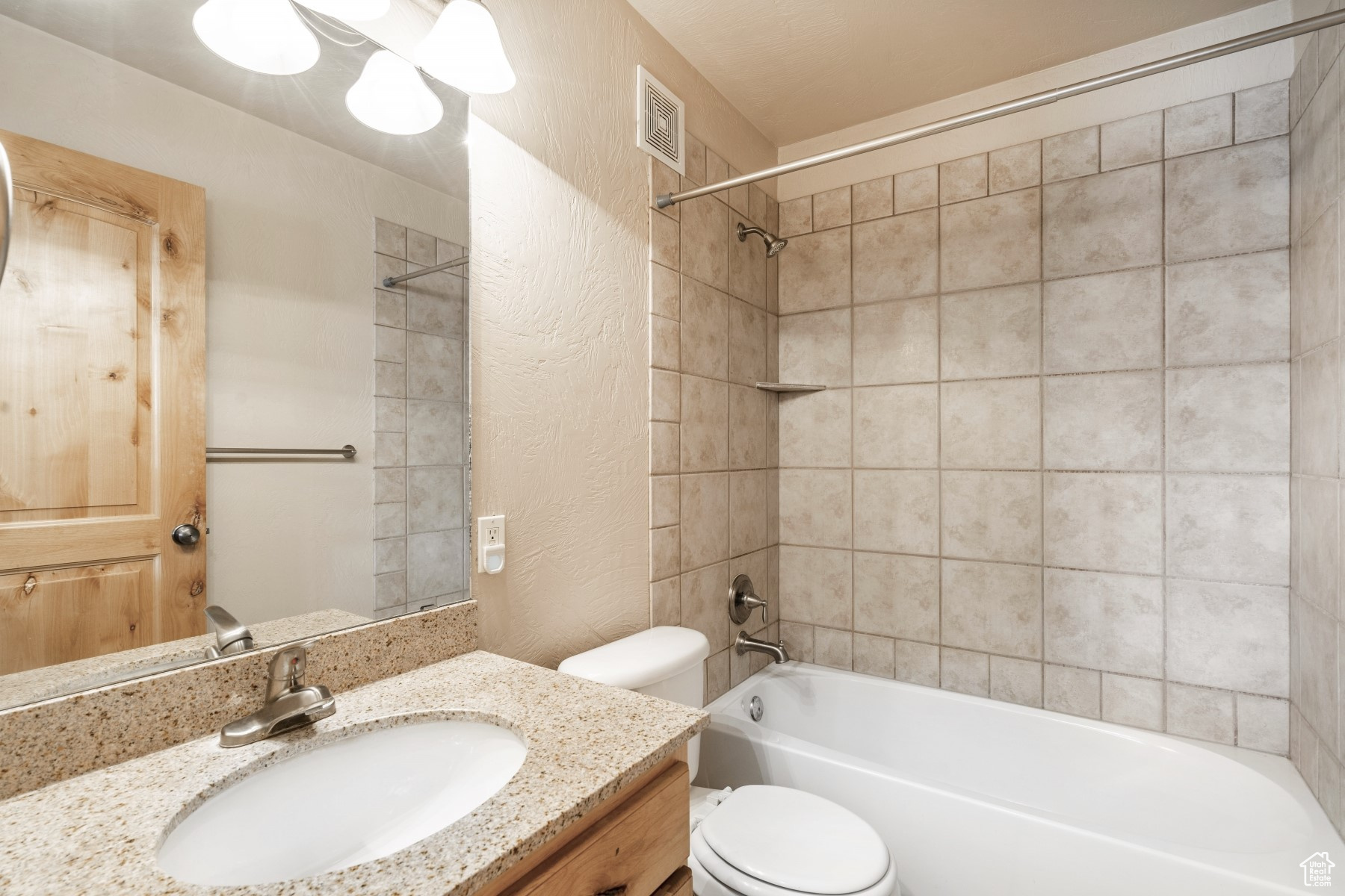 REDSTONE VILLAGE CONDOMINIUM - Residential Lease
