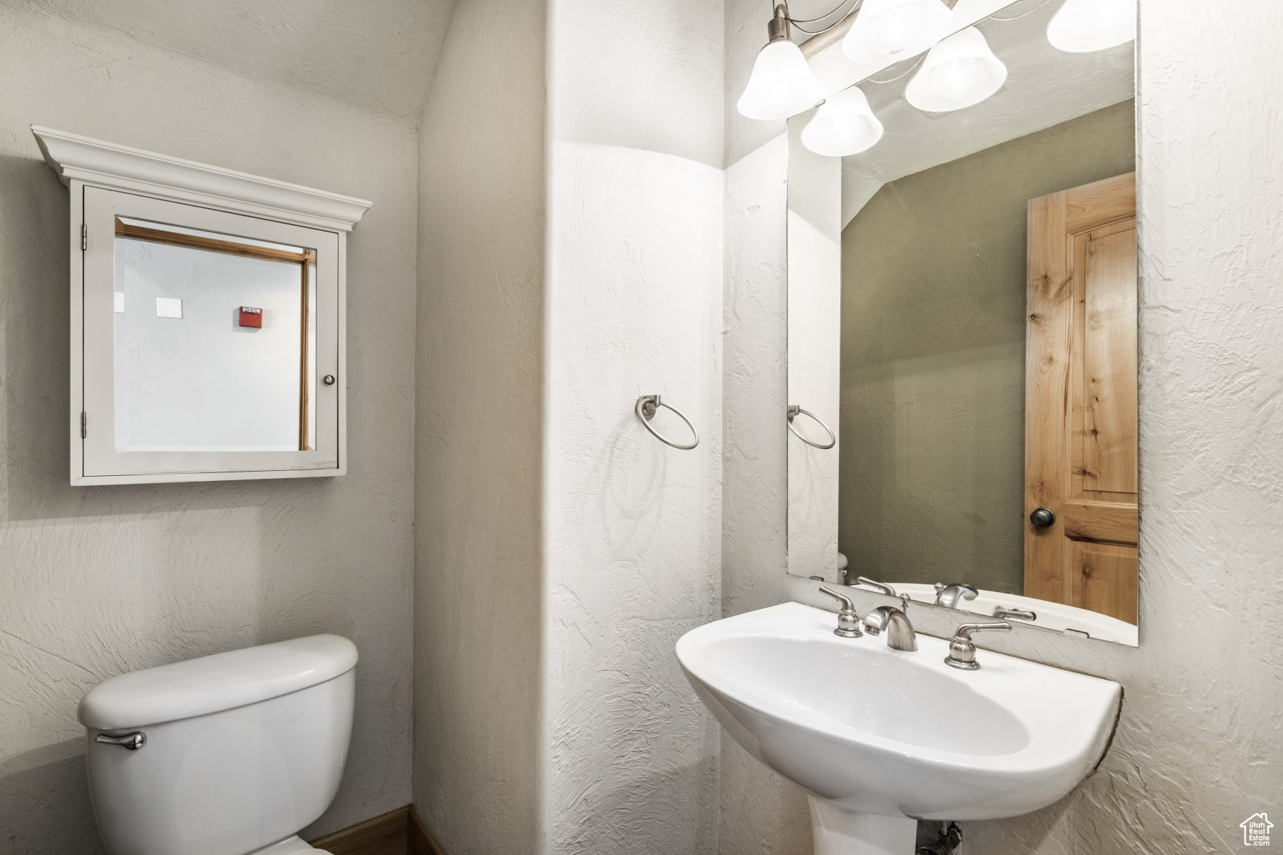 REDSTONE VILLAGE CONDOMINIUM - Residential Lease