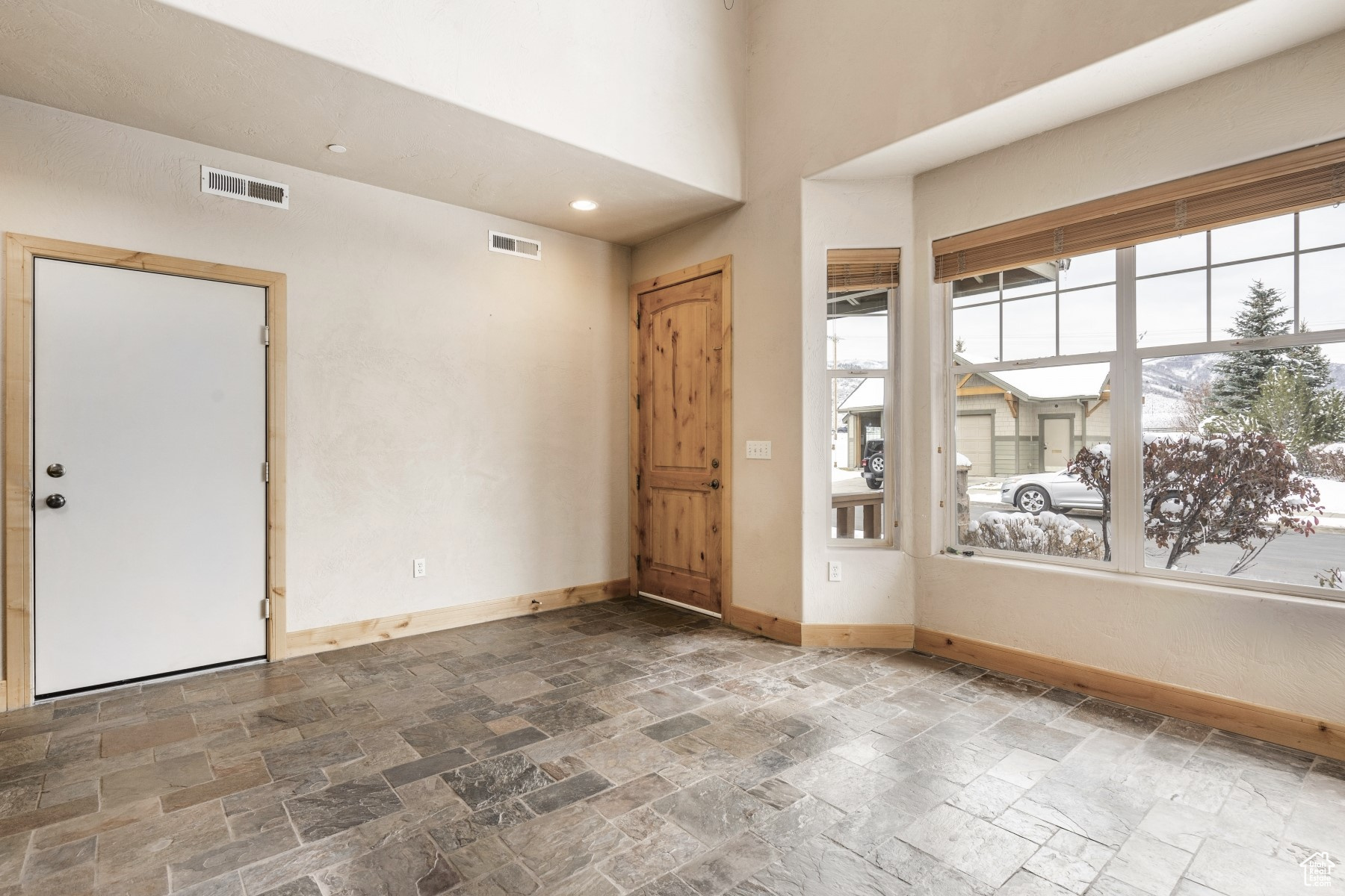 REDSTONE VILLAGE CONDOMINIUM - Residential Lease