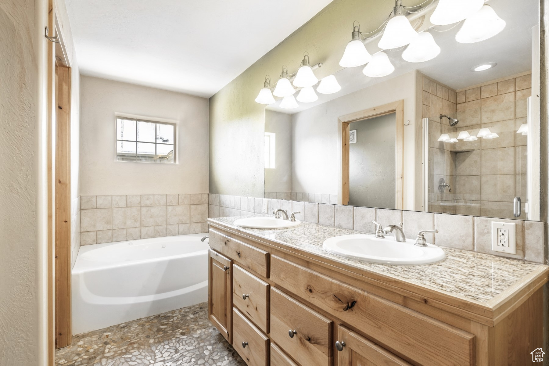 REDSTONE VILLAGE CONDOMINIUM - Residential Lease