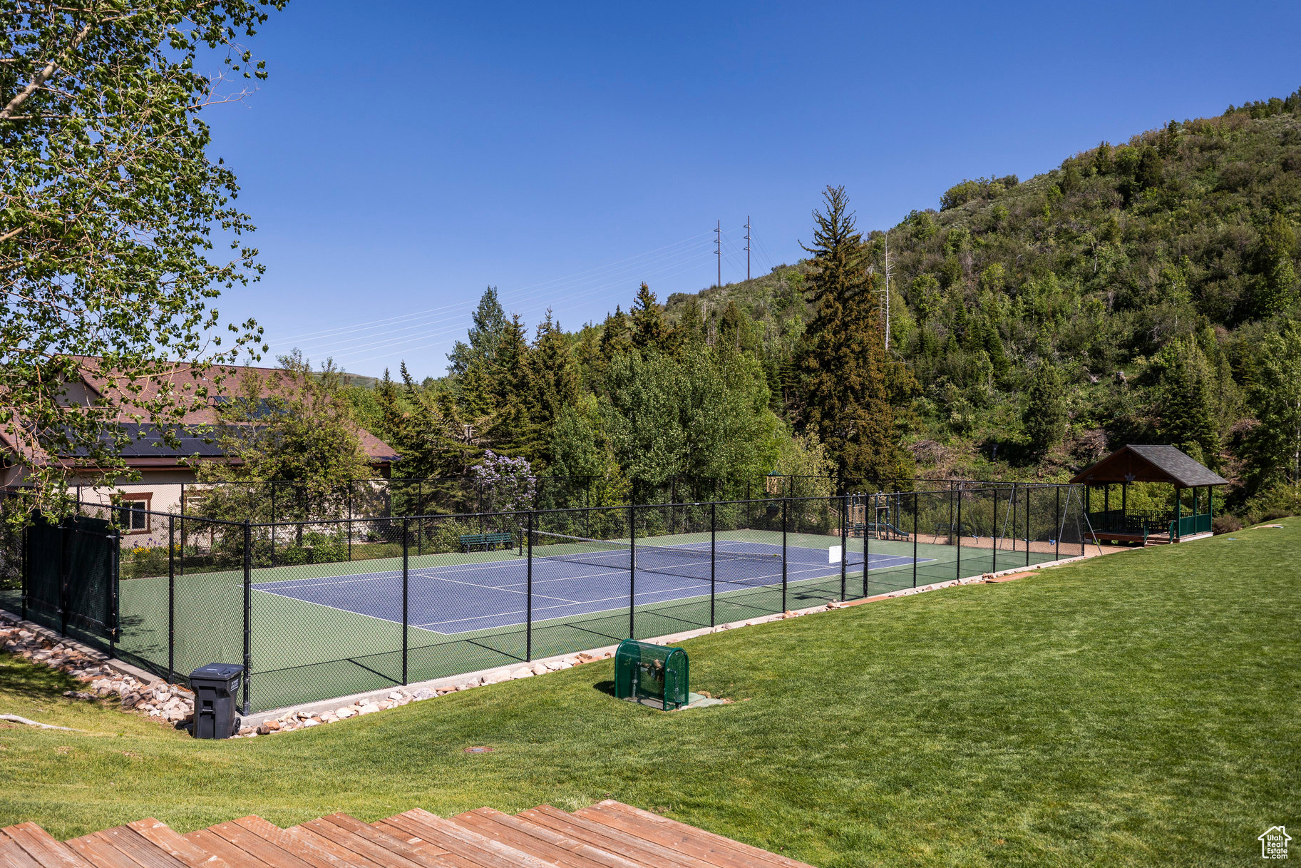 PINERIDGE SUBDIVISION - Land