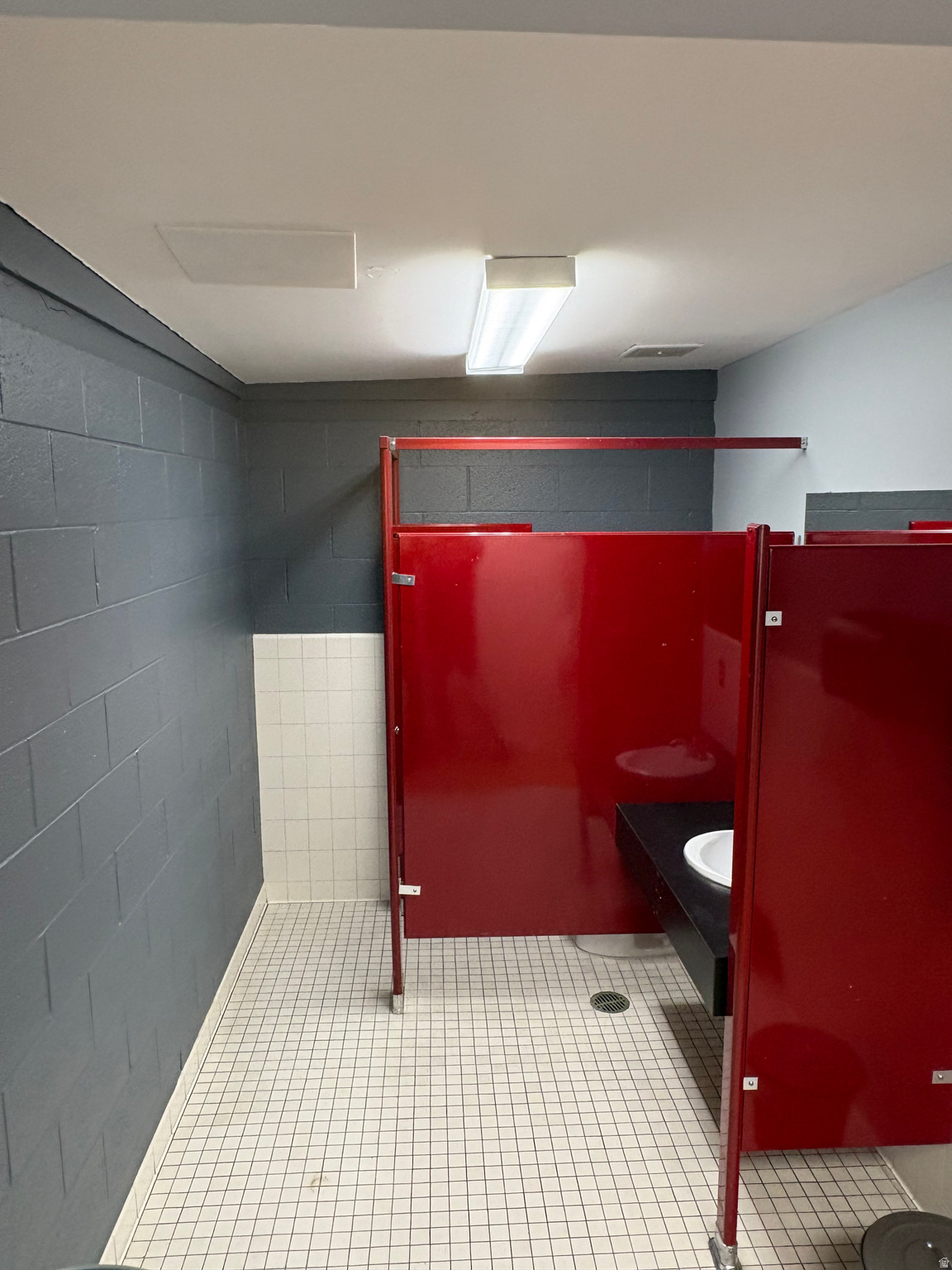 SOUTH MAIN S - Commercial Lease